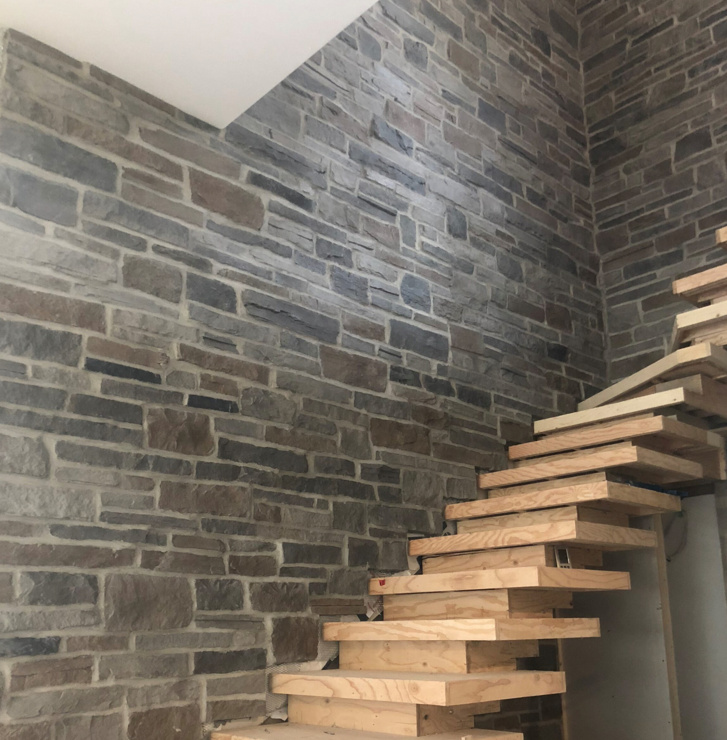 Ledge/Cobble Stone Veneer - Black Forest - Flat - Small Box (10 SF)