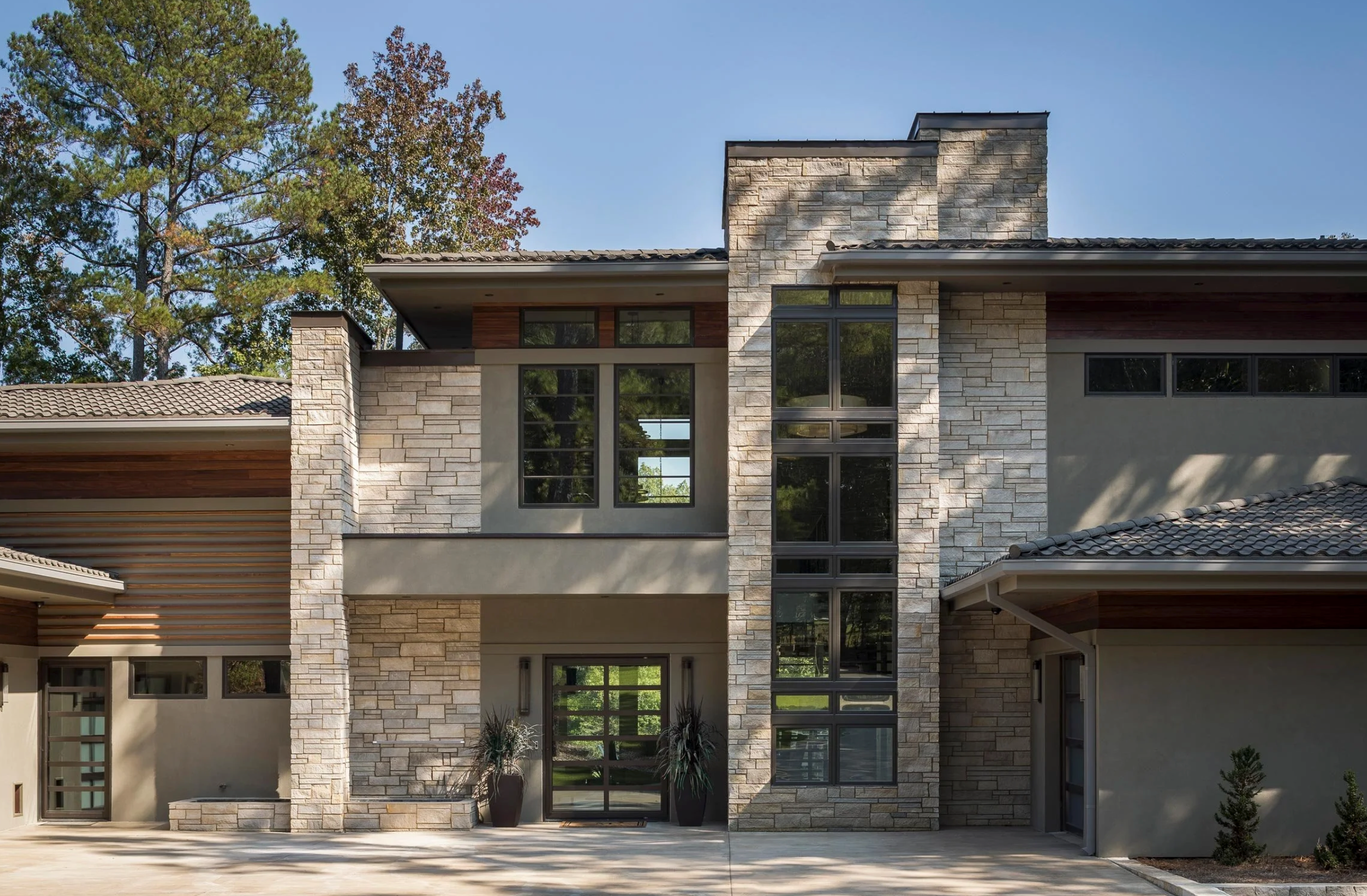 Indiana Limestone - Heritage Buff Full Color Dimensional - Thin Veneer - Corners