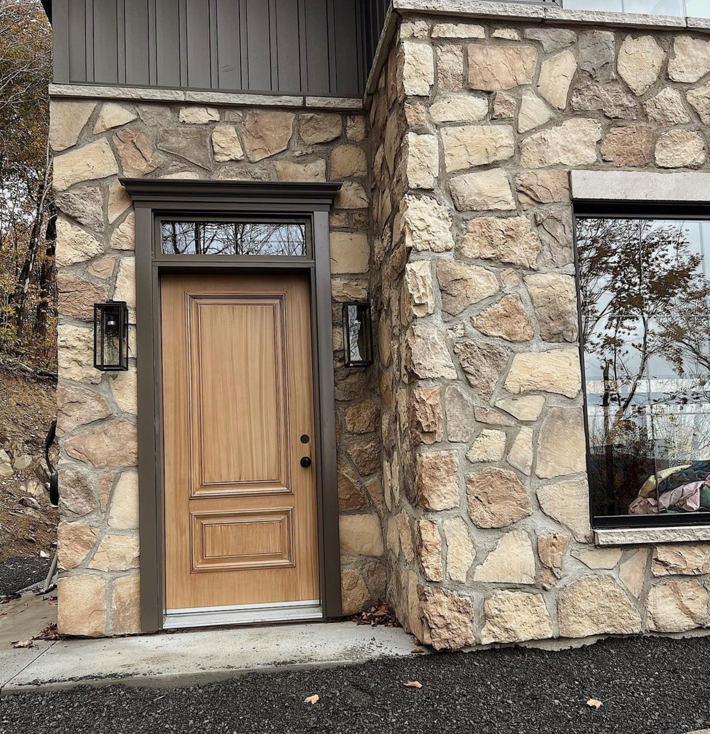 Field Stone Veneer - Walnut - Flat - Small Box (10 SF)