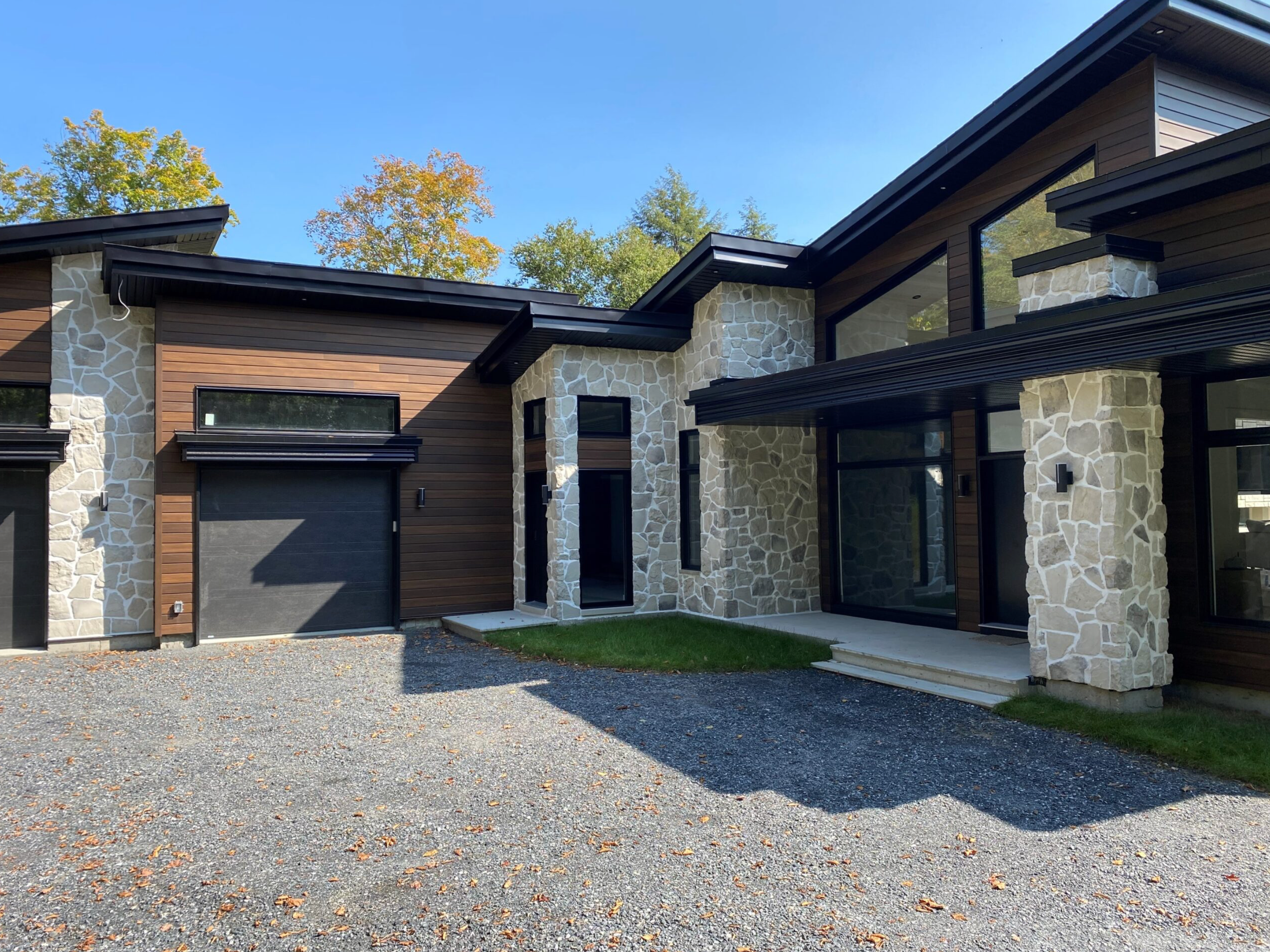 Field Stone Veneer - Everest - Flat - Large Box (100 SF)