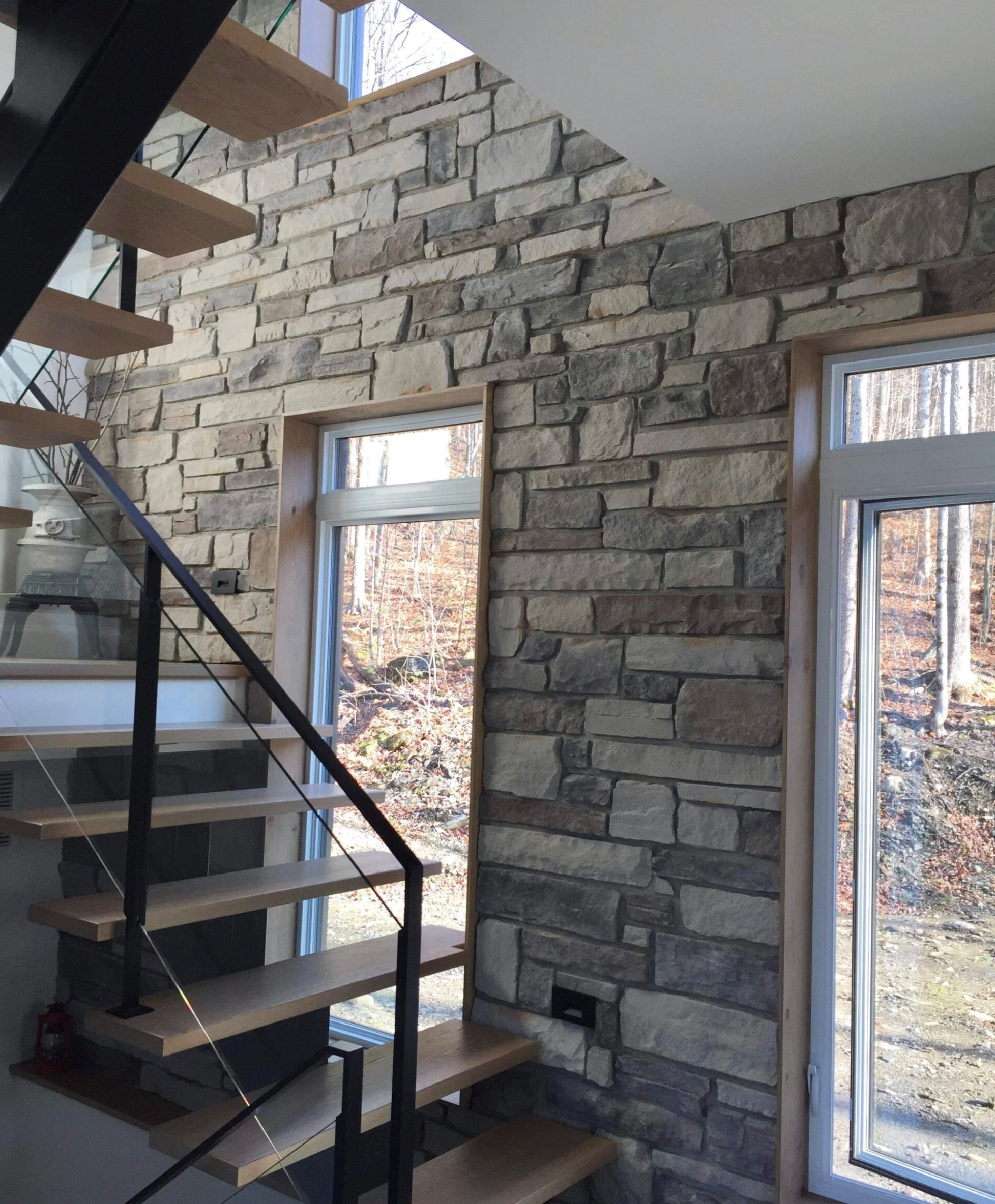 Ledge/Cobble Stone Veneer - Titanium - Flat - Small Box (10 SF)