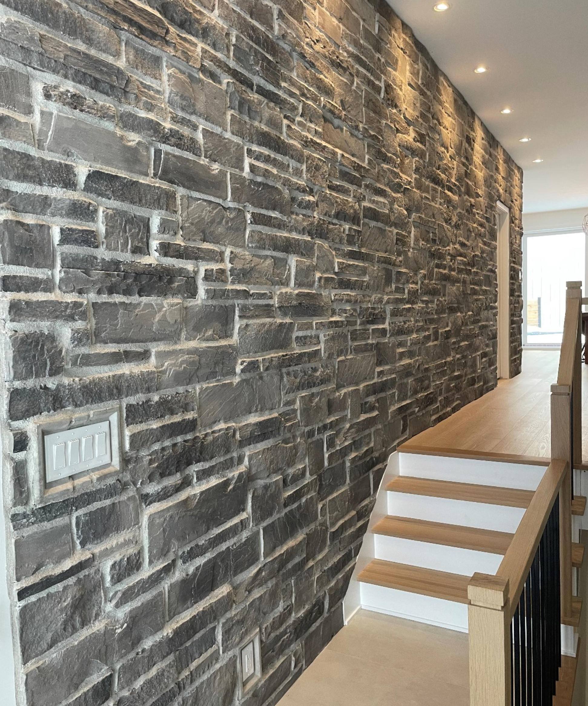 Ledge/Cobble Stone Veneer - Ash - Flat - Large Box (100 SF)