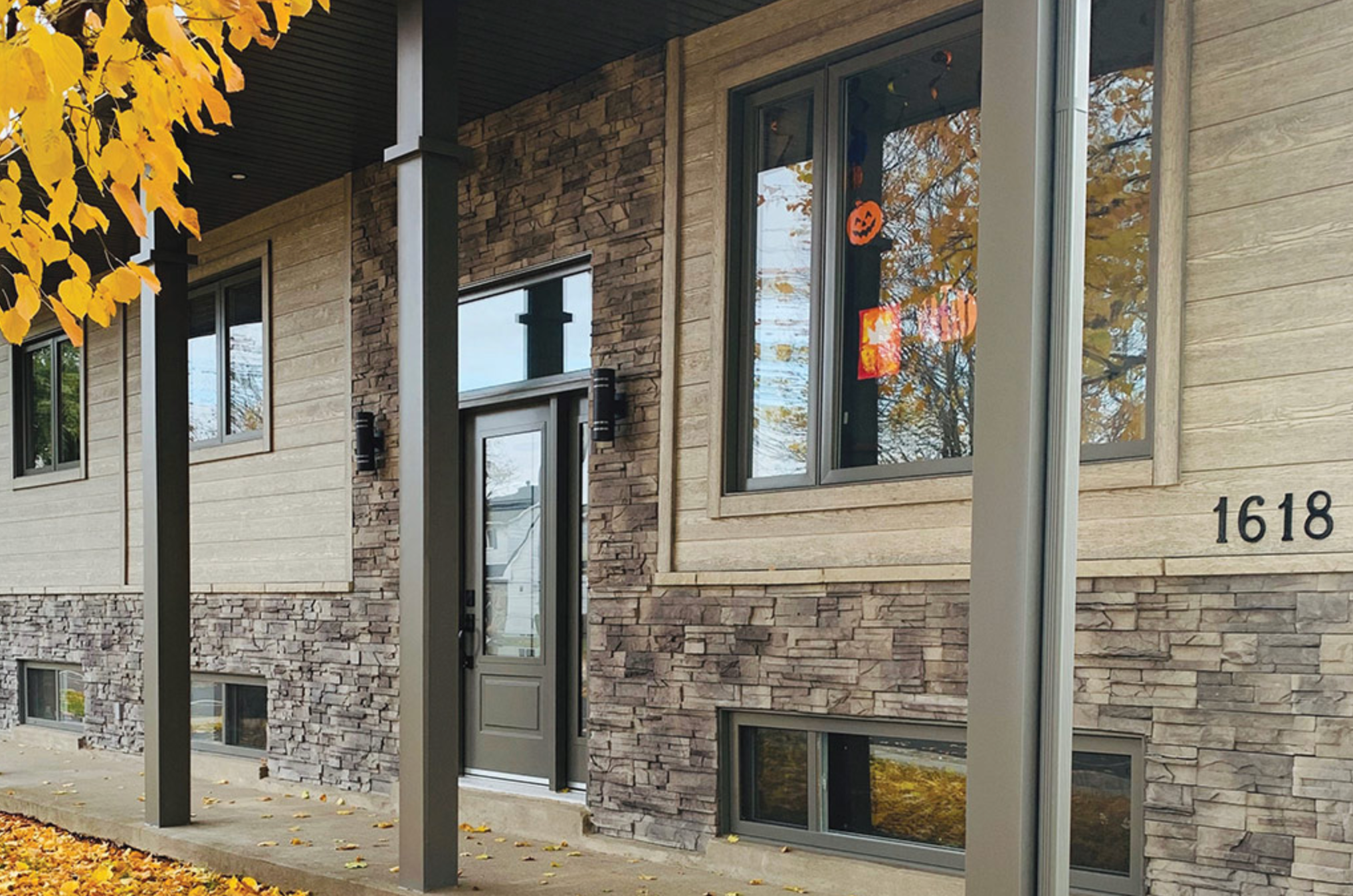 Newport Stone Veneer - Ash - Flat - Small Box (6 SF)