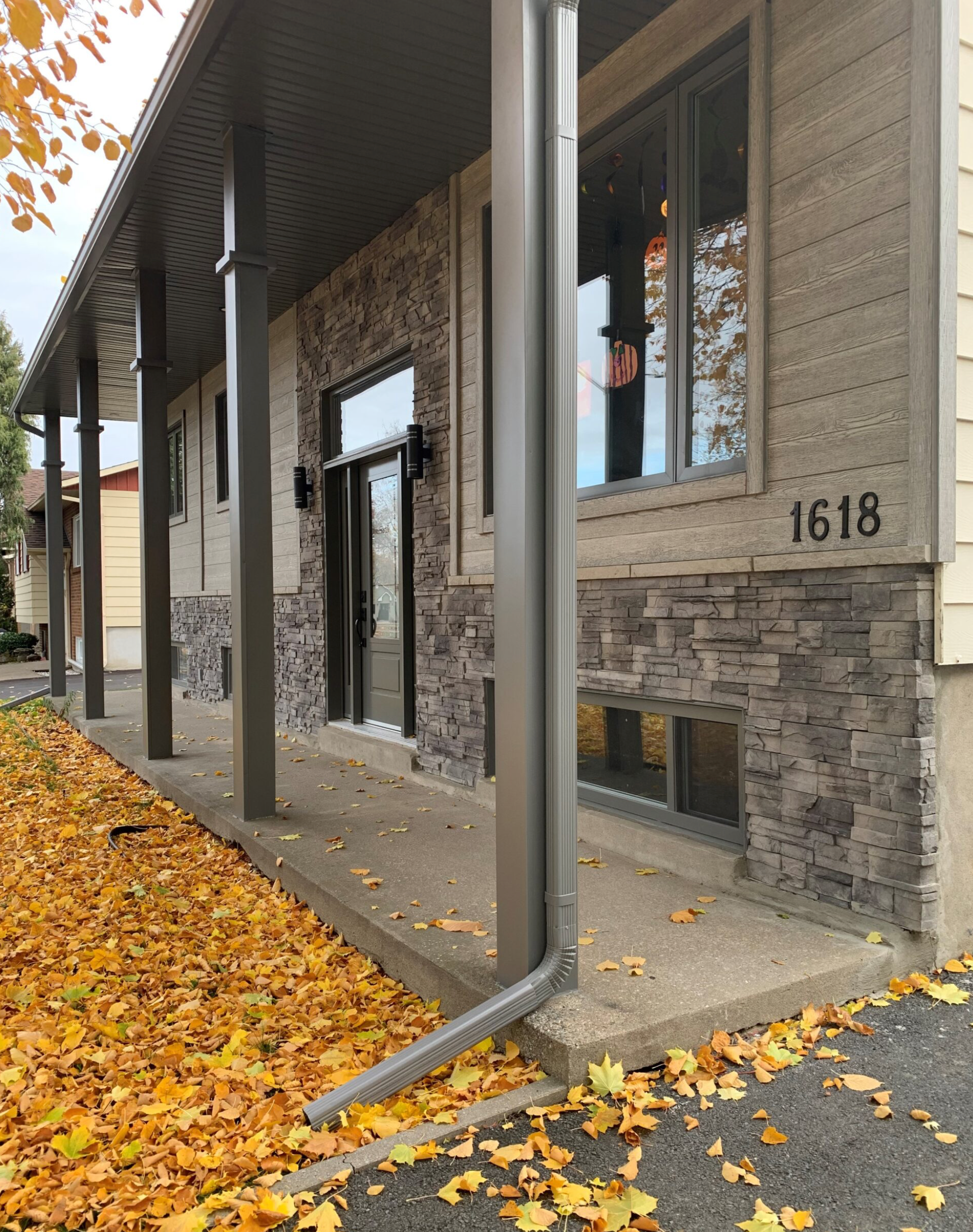 Newport Stone Veneer - Ash - Flat - Small Box (6 SF)