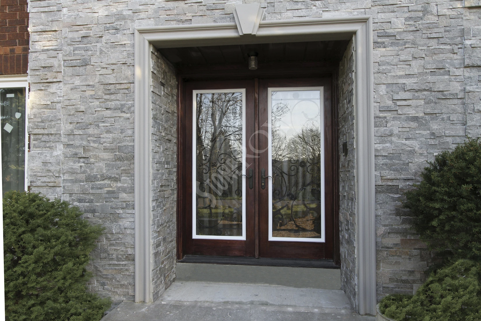 StoneRox Natural Stone Panels - Green Shine - Flat - (6 SF/Box)