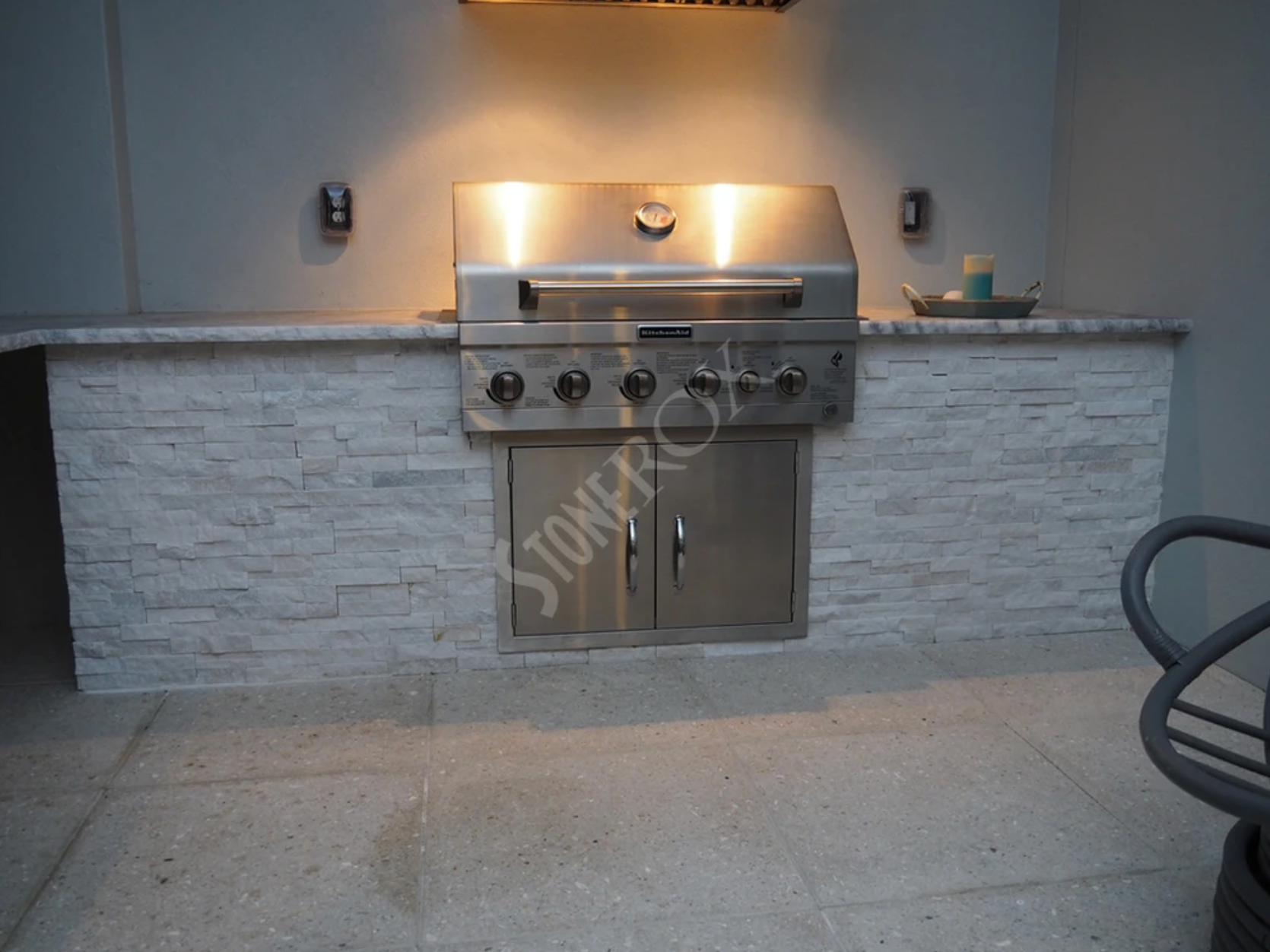 StoneRox Natural Stone Panels - Snow White - Corners (3 LF/Box)