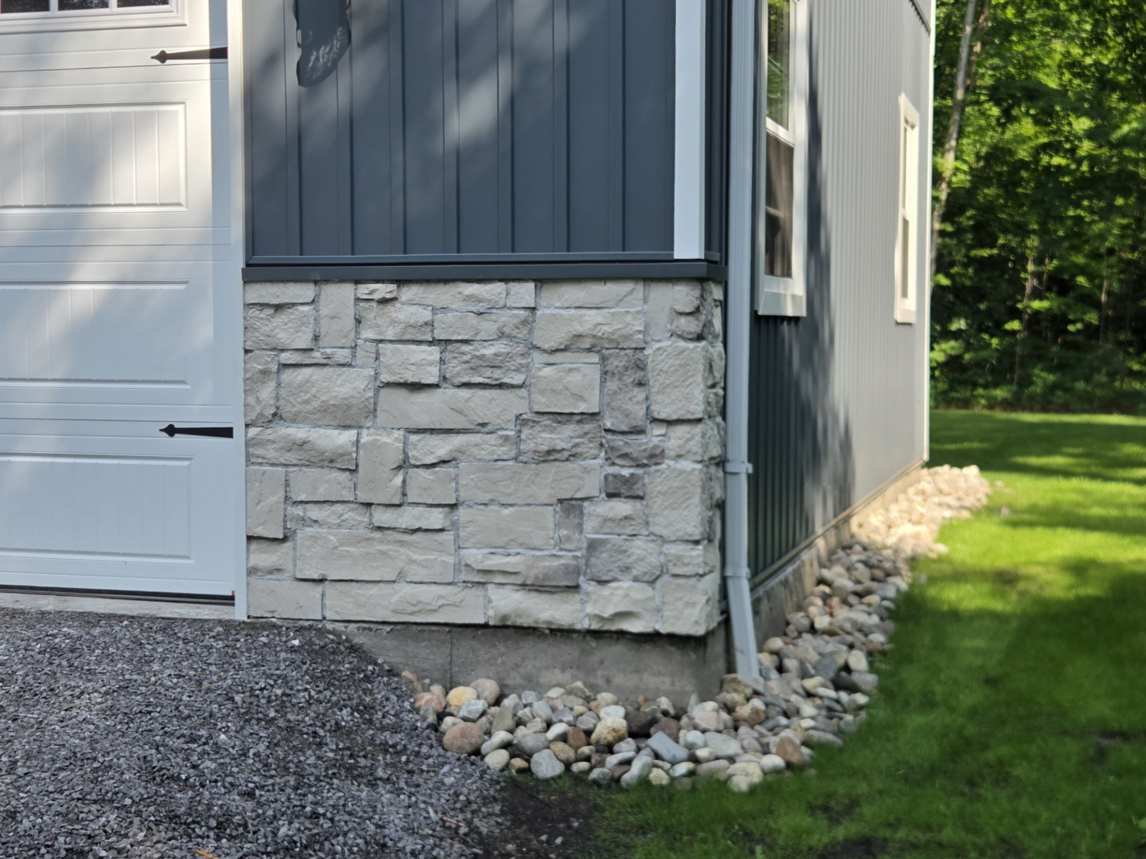Cobble Stone Veneer - Everest - Corners (8 LF/Box)