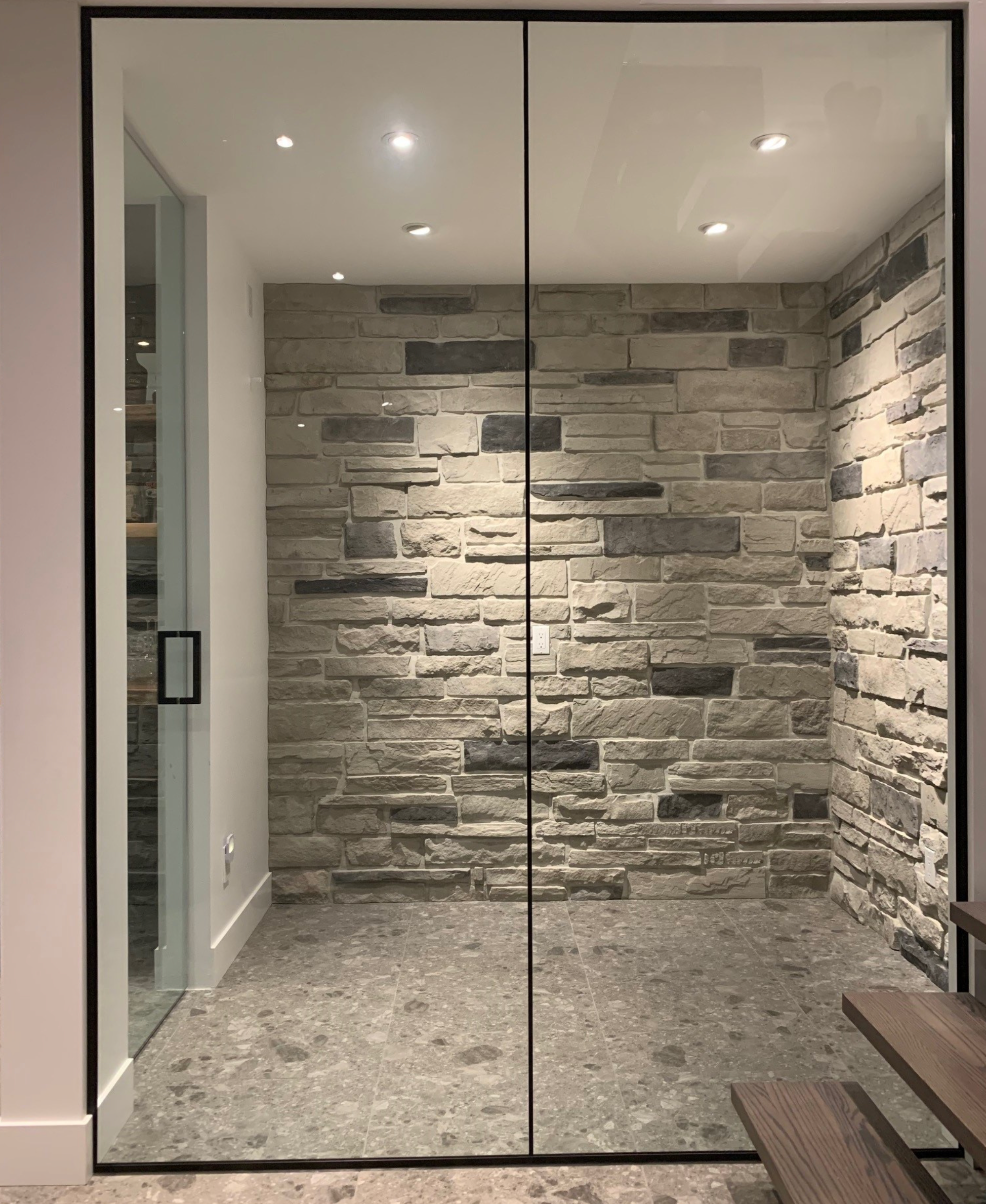 Ledge/Cobble Stone Veneer - Aspen - Flat - Small Box (10 SF)