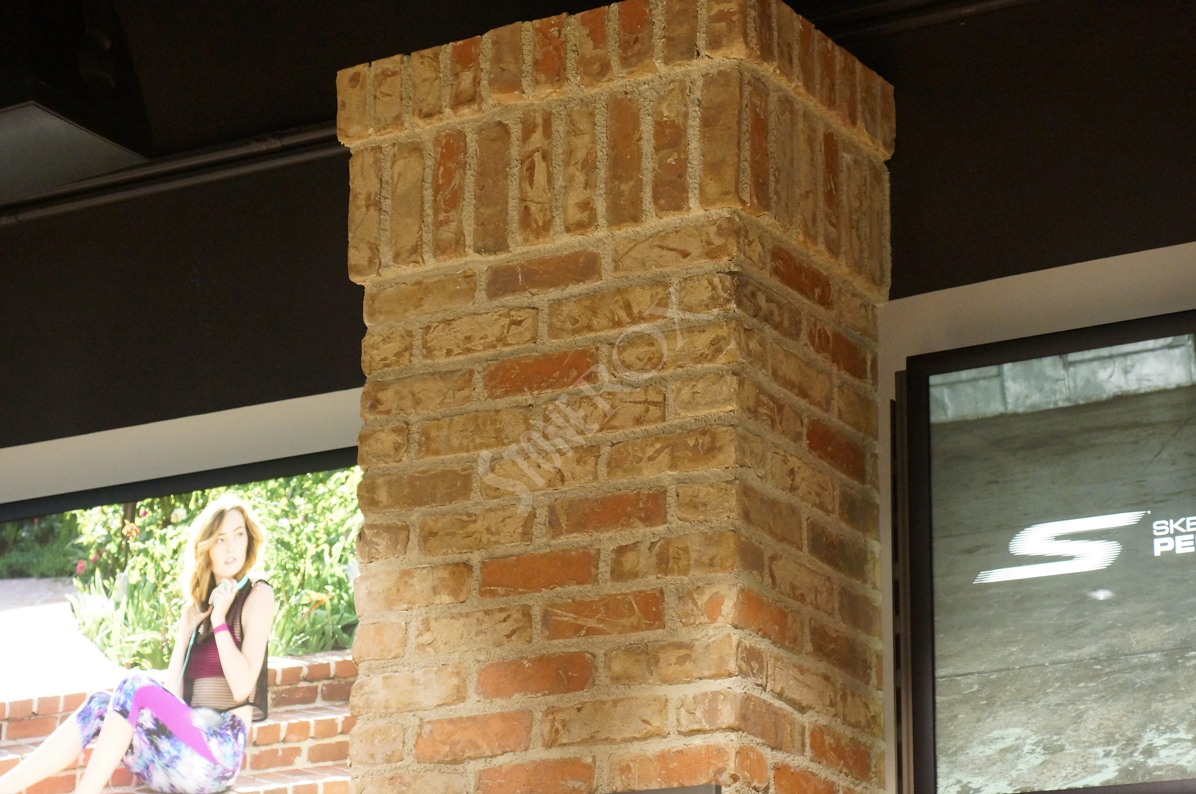Thin Clay Brick Veneer - Chicago Common - Flat - Small Box (7 SF)