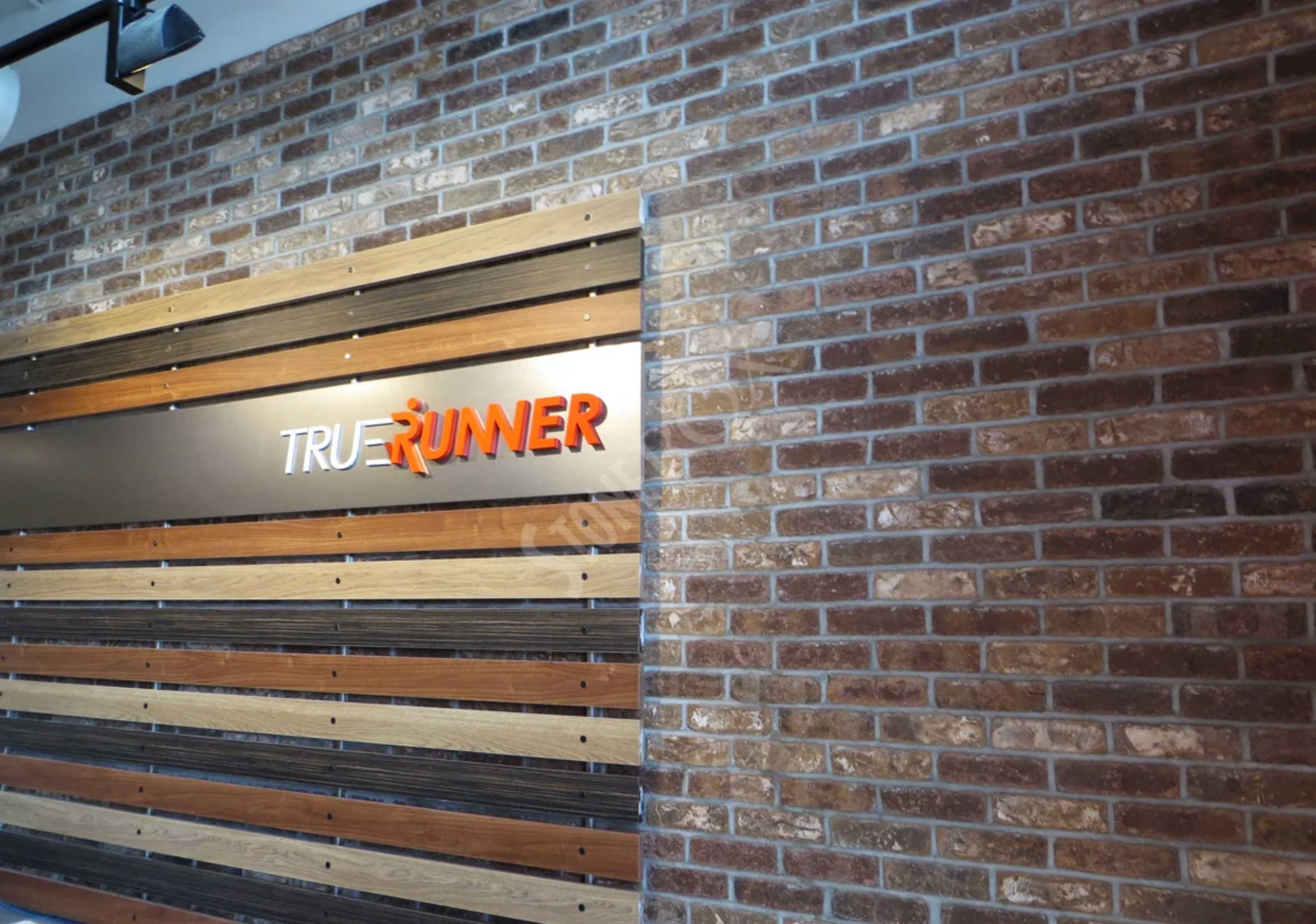 Thin Clay Brick Veneer - Embarcadero - Flat - Small Box (7 SF)