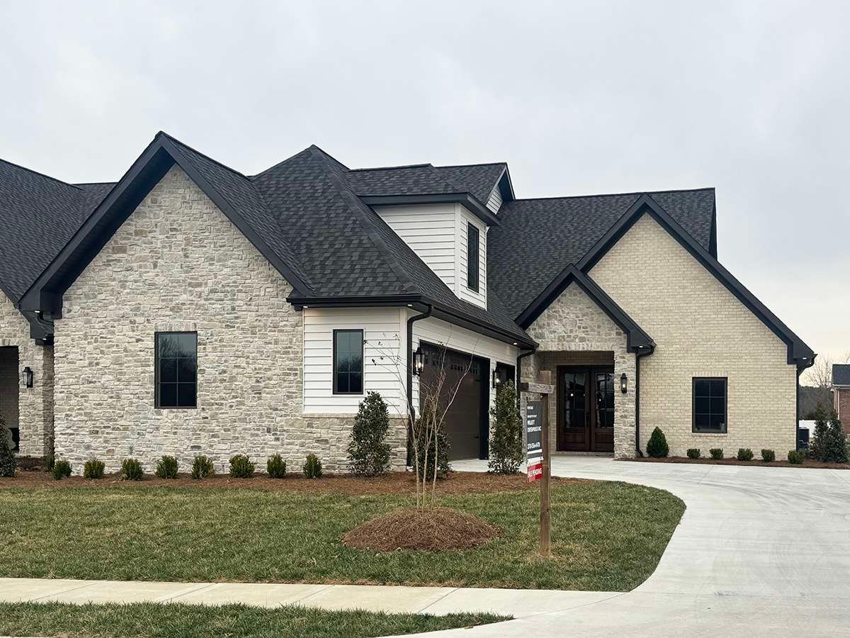 Brentwood Ridge Blend stone veneer detail
