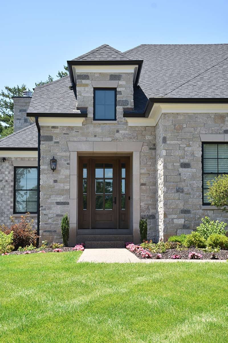 Foundry Hill Tumbled Random Heights natural stone installation