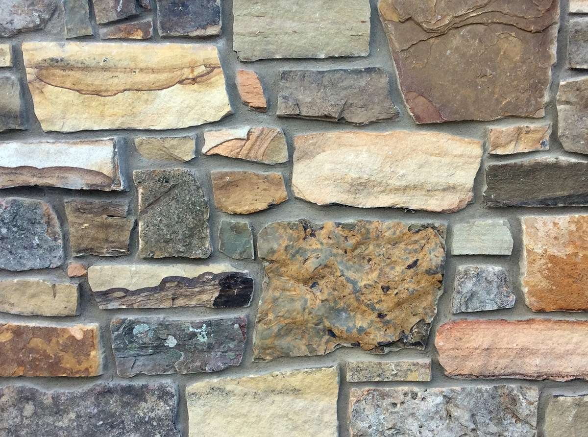 Highland Fieldstone Blend stone veneer detail