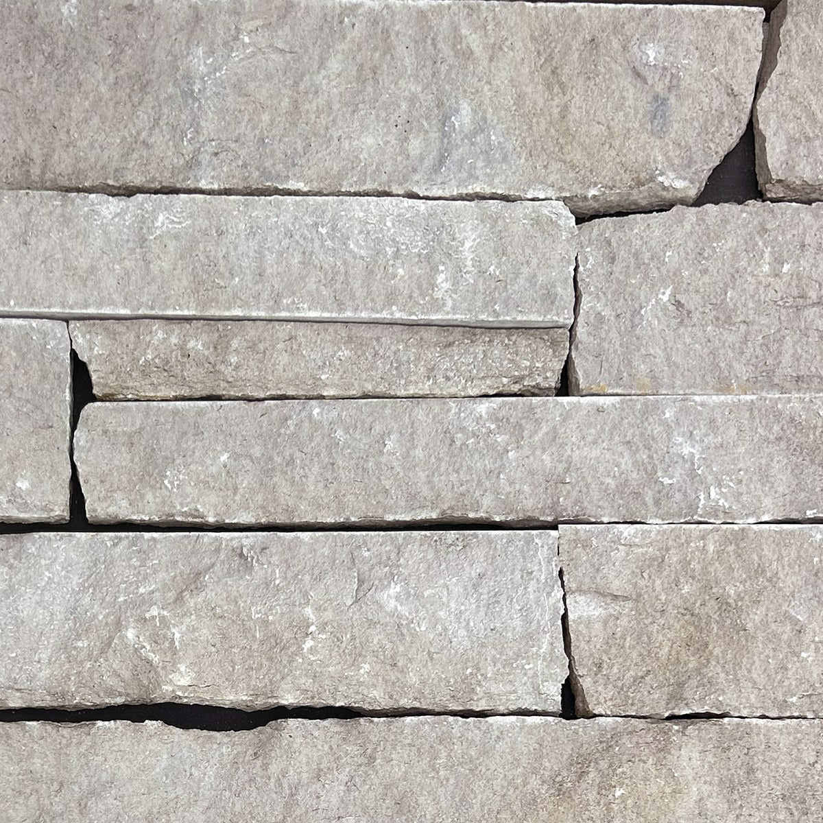 Pewter Ridge Natural Ledge natural limestone full bed building stone — Earthworks Pewter Mist Natural Ledge