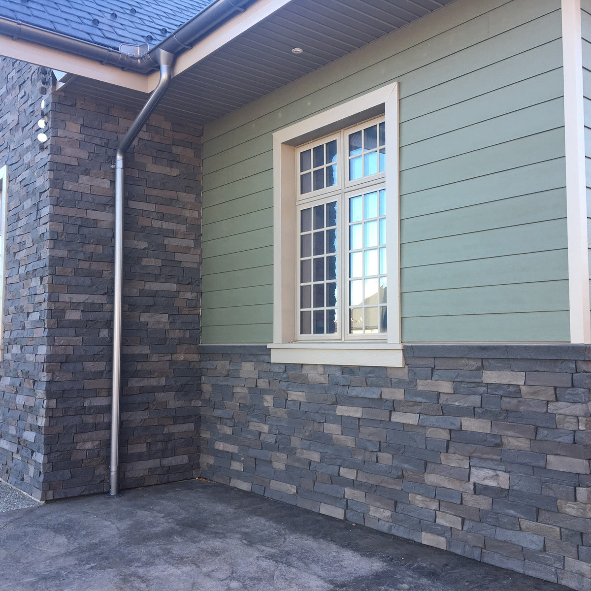 Quality Stone Ledge Stone Panel in Dark Brown Blend — view 13