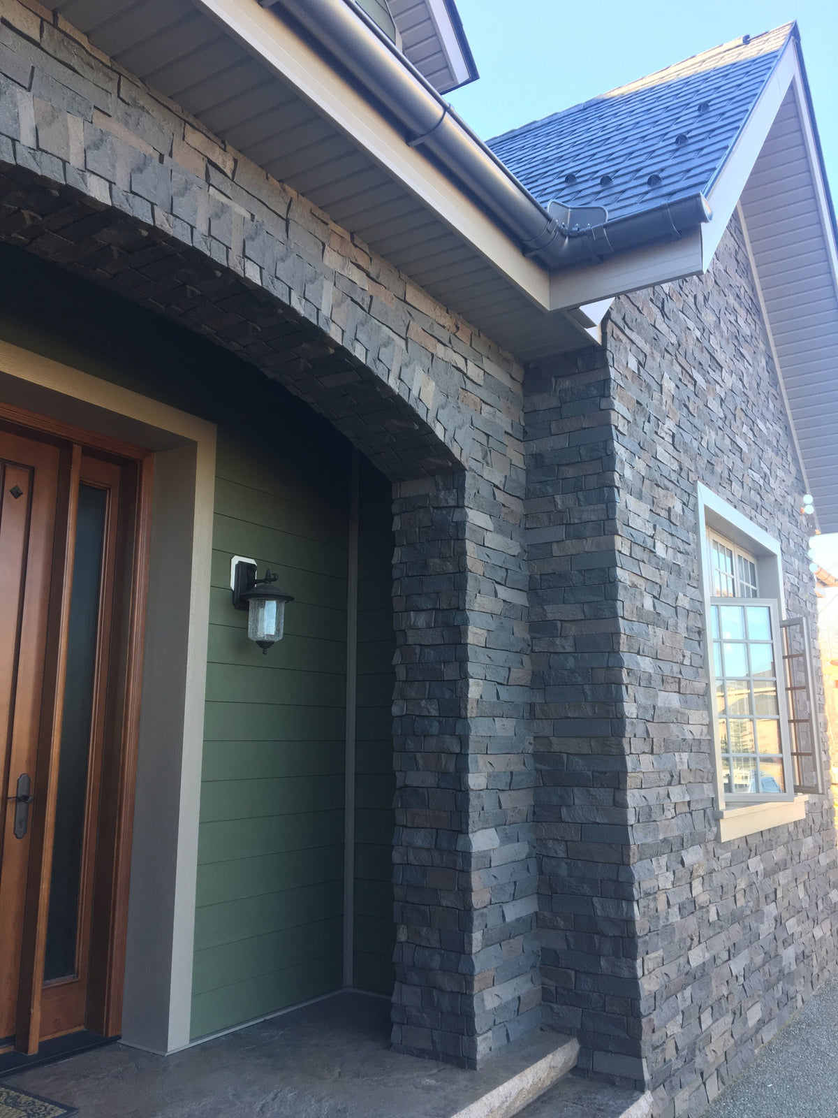 Quality Stone Ledge Stone Panel in Dark Brown Blend — view 16