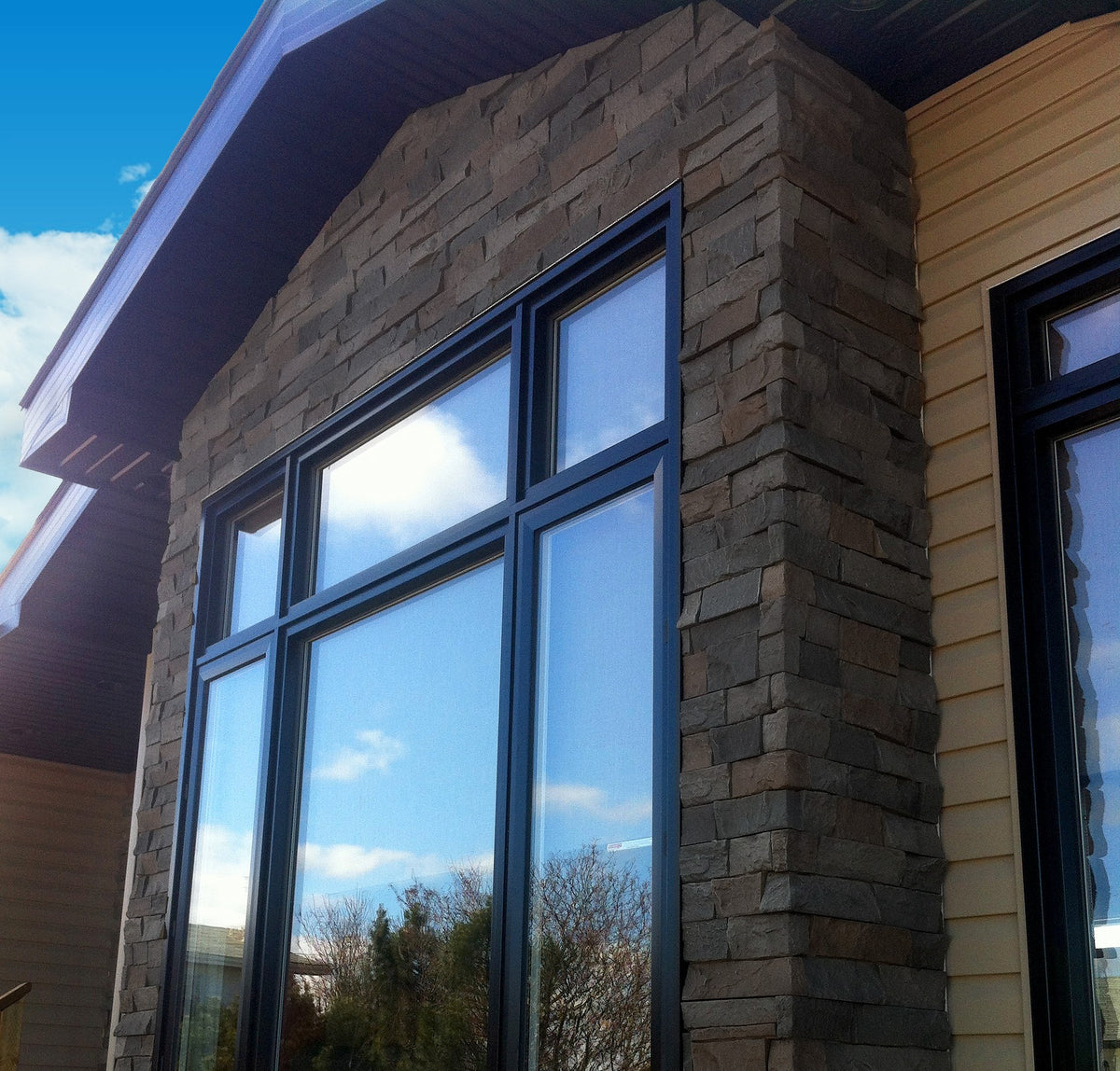 Quality Stone Ledge Stone Panel in Grey Brown — view 10