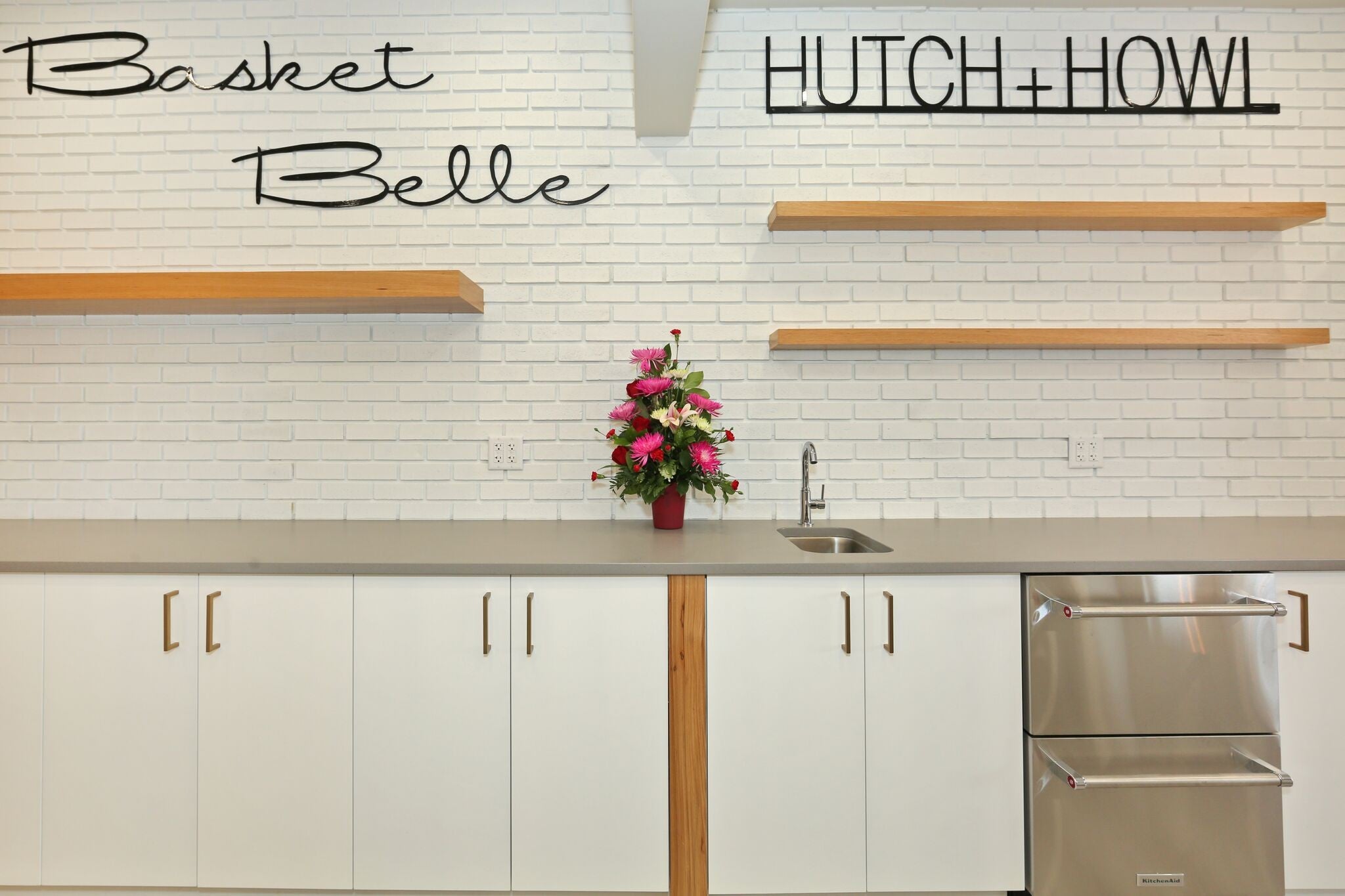Quality Stone faux Thin Brick panel in Simply White — polyurethane brick veneer, 3.5 sq ft per piece
