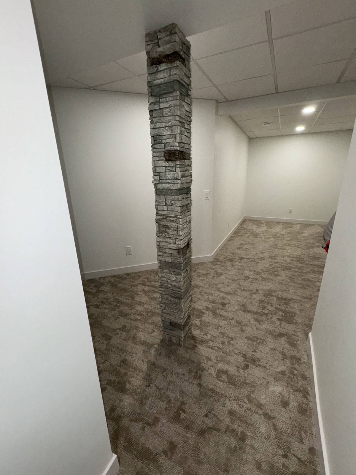 Quality Stone Stacked Stone Pillar Panel in Limestone — view 101