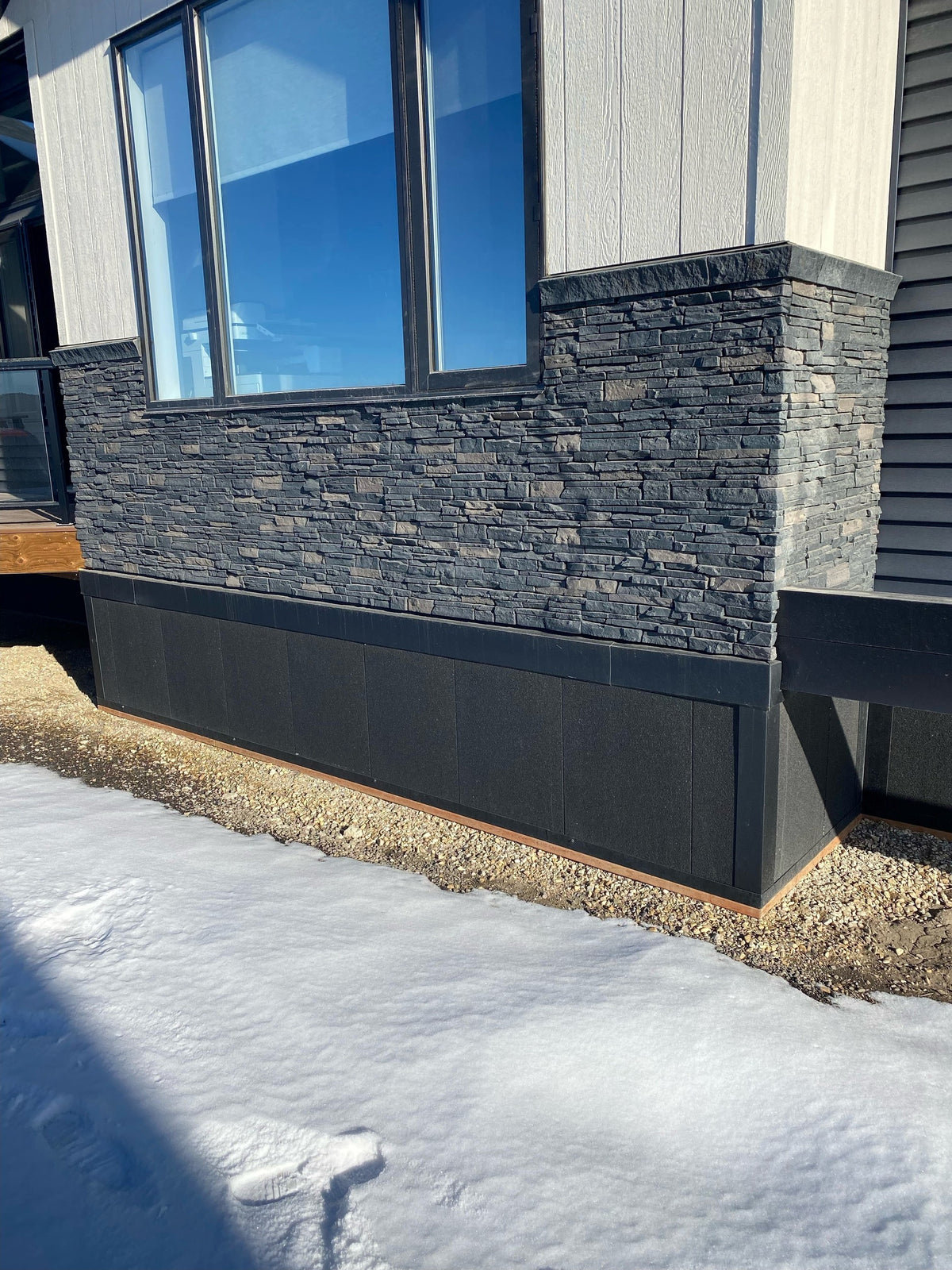 Quality Stone Stacked Stone Panel in Black Blend — view 46