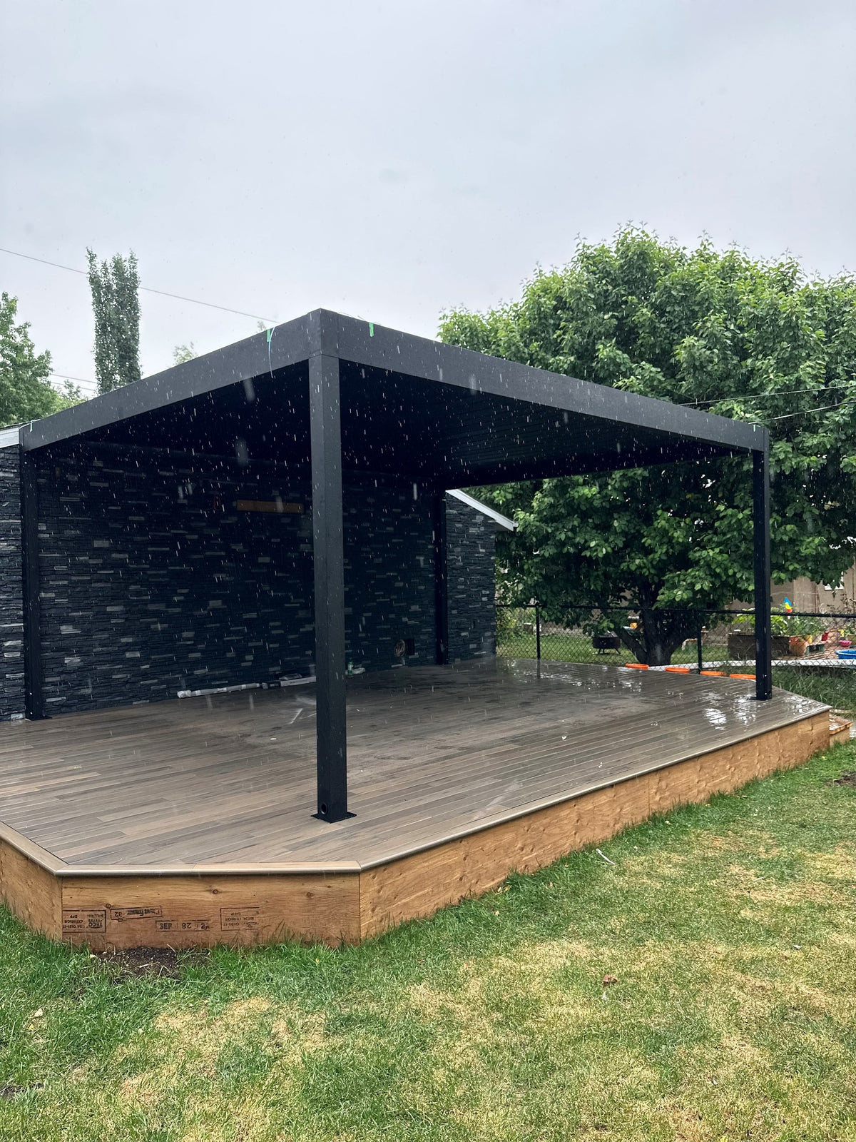 Quality Stone Stacked Stone Panel in Midnight Shadow — view 19