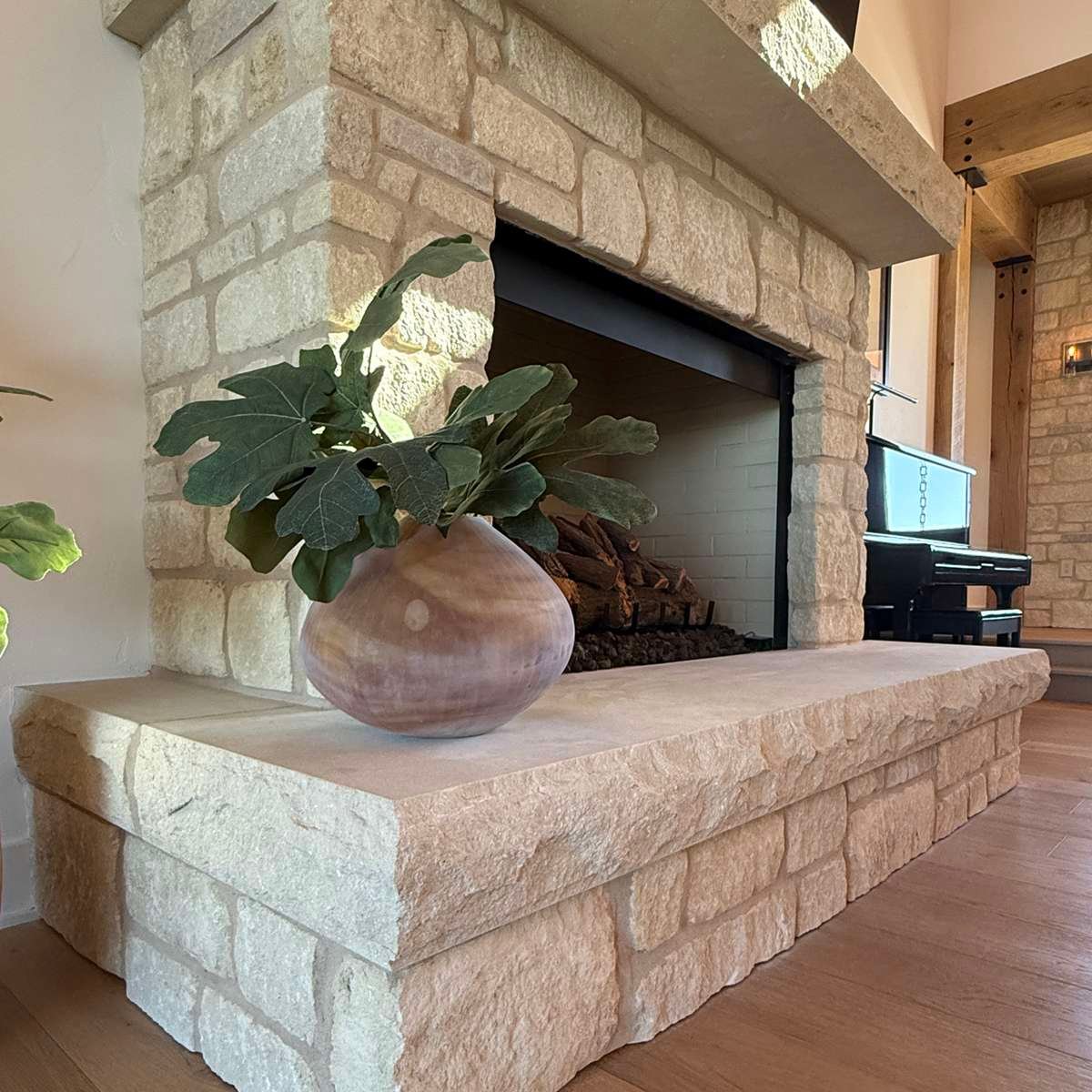 Silverdale Limestone Tumbled Dimensional stone veneer detail