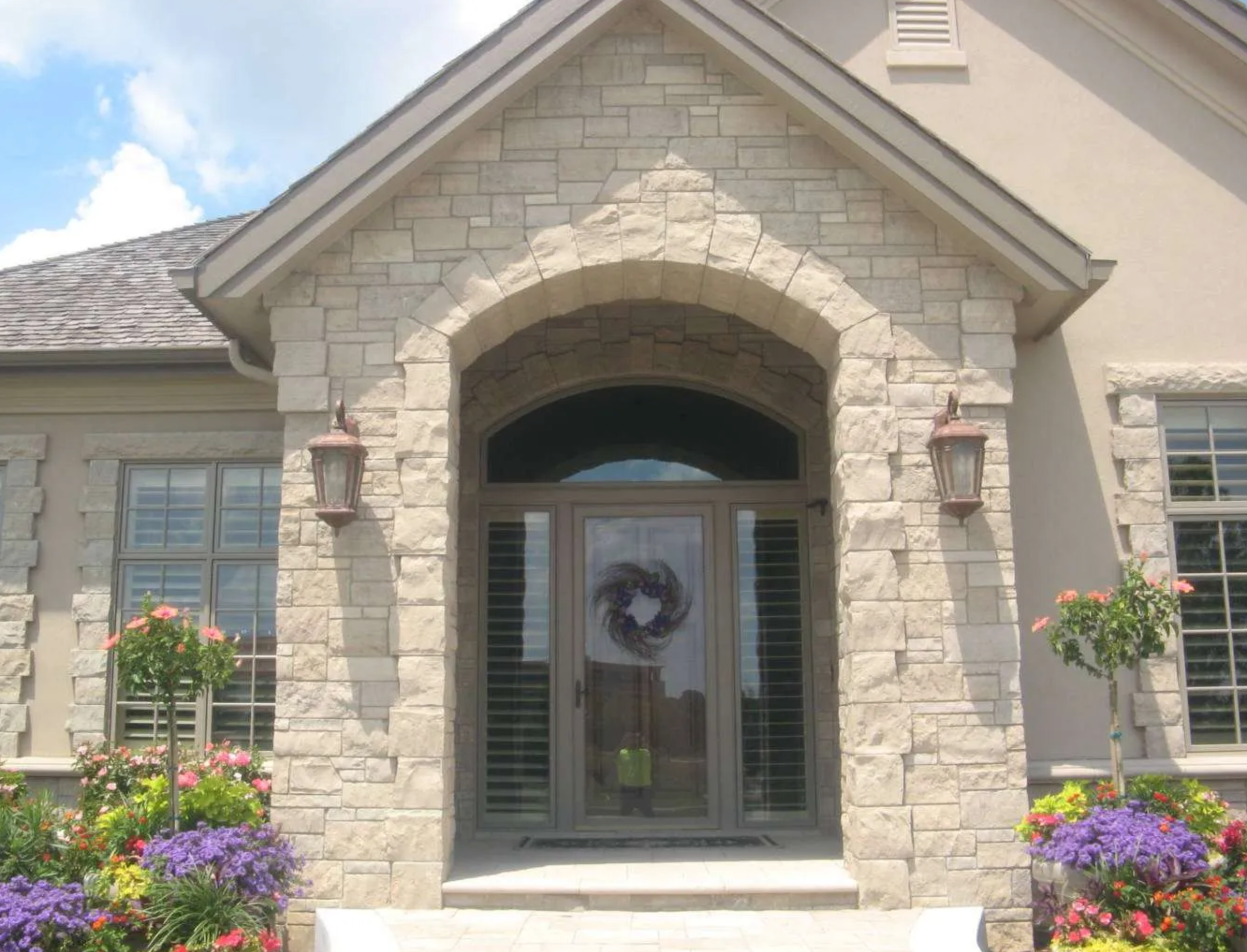 Princeton Manor Limestone - Thin Veneer - Corners