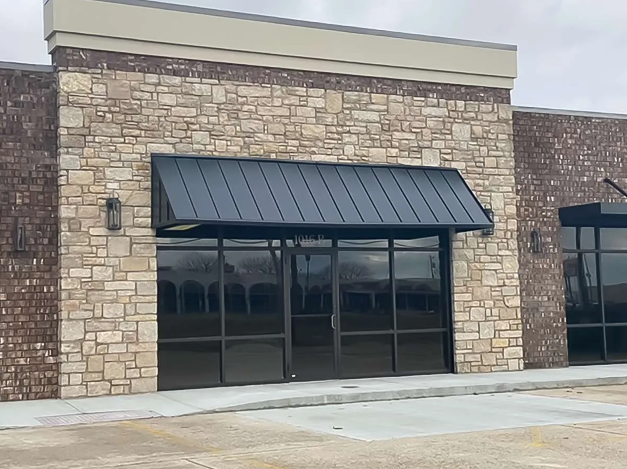 Greenwich Manor Limestone - Thin Veneer - Corners