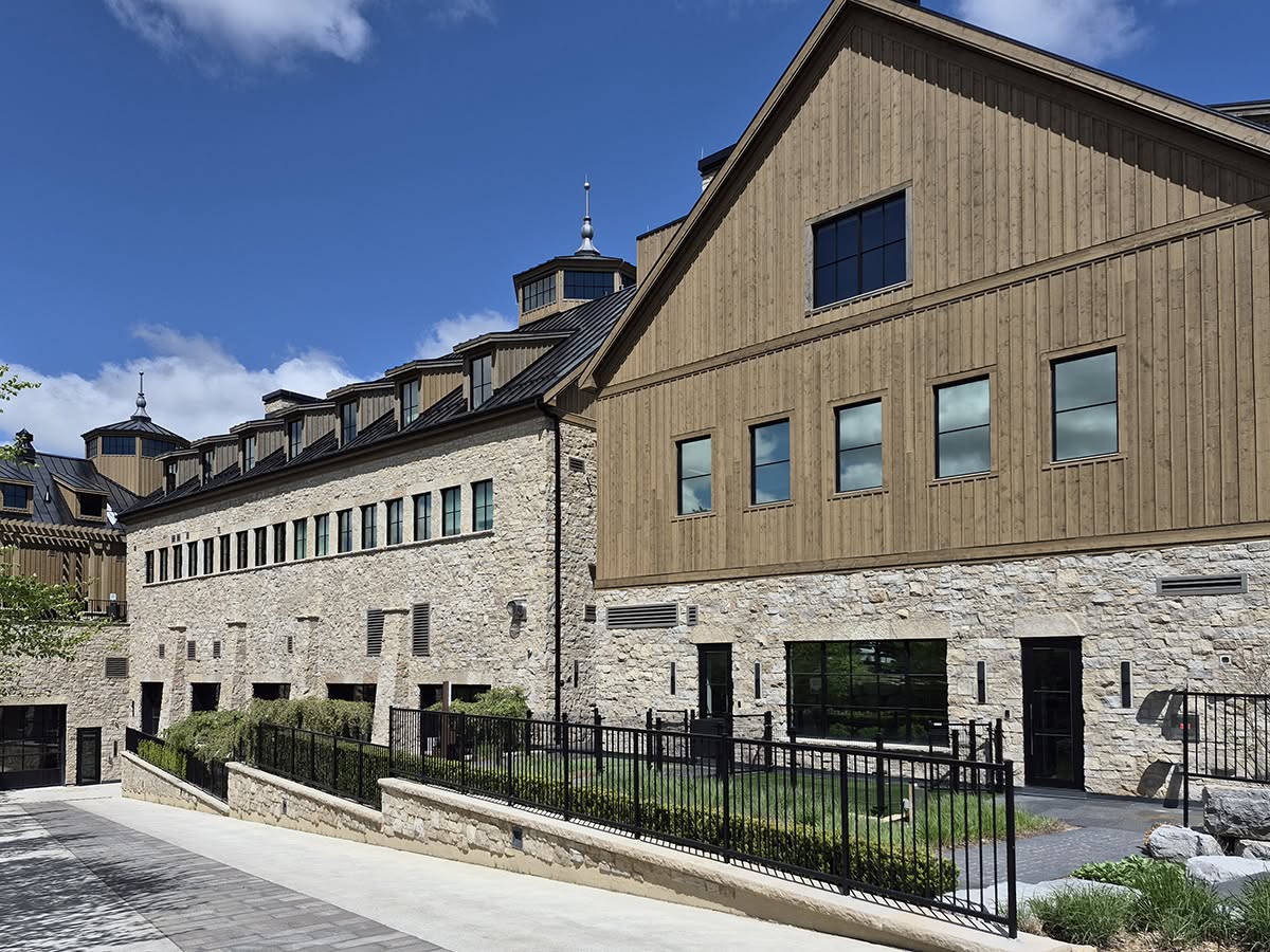 Kingsley Gold Limestone installed stone wall