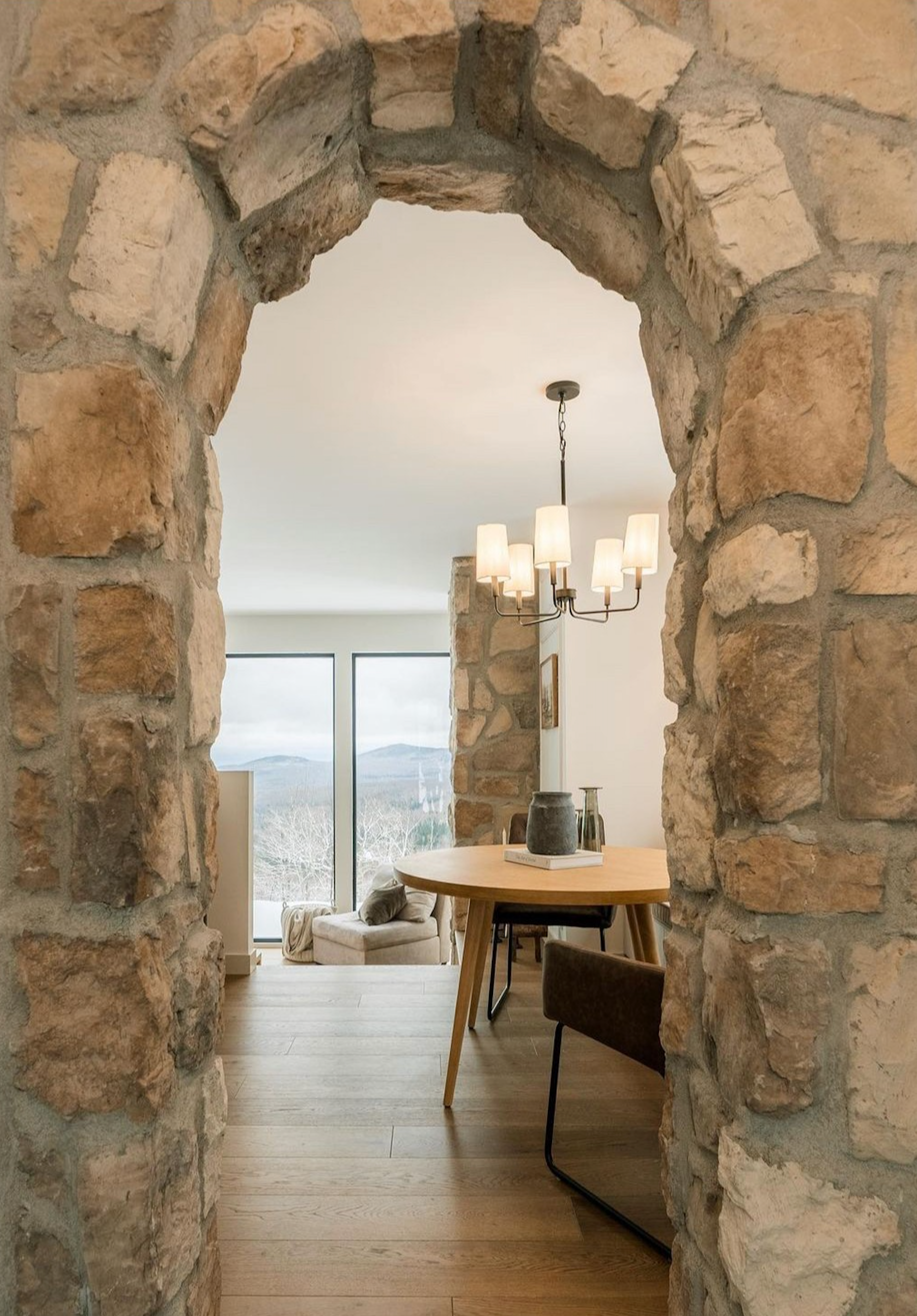 Field Stone Veneer - Walnut - Corners (8 LF/Box)