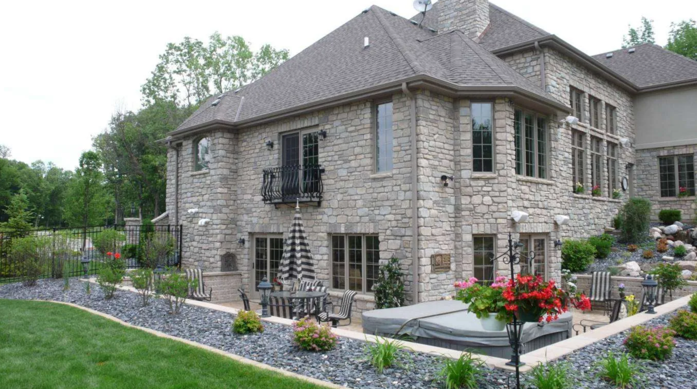 Foundry Hill Tumbled Random Heights - Thin Veneer - Sample