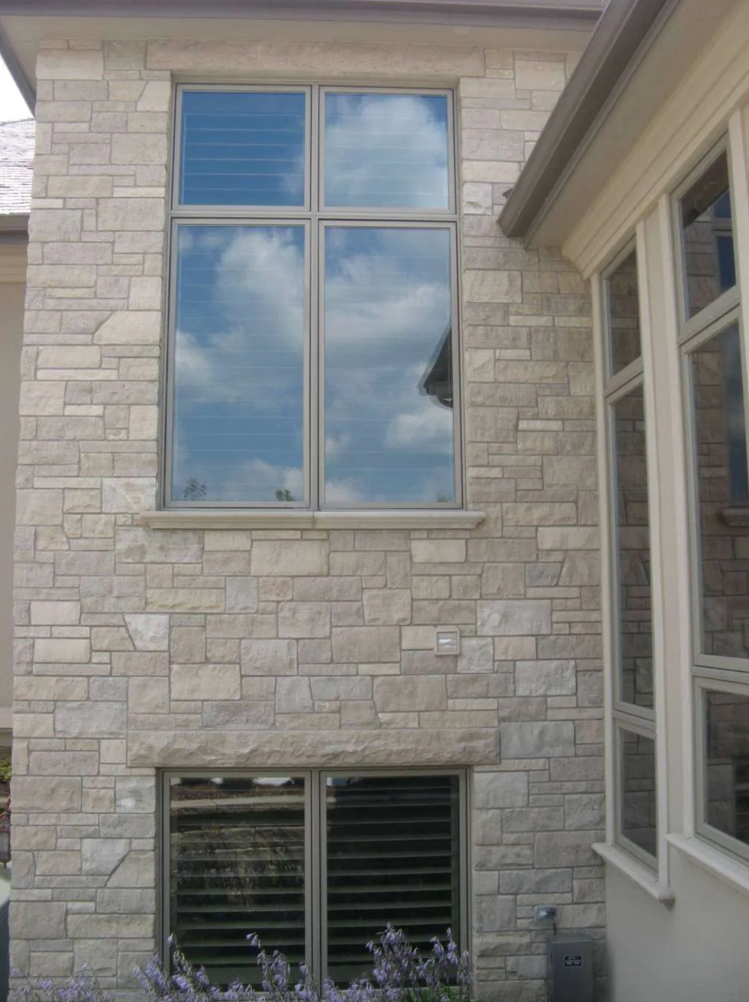 Princeton Manor Limestone - Thin Veneer - Corners