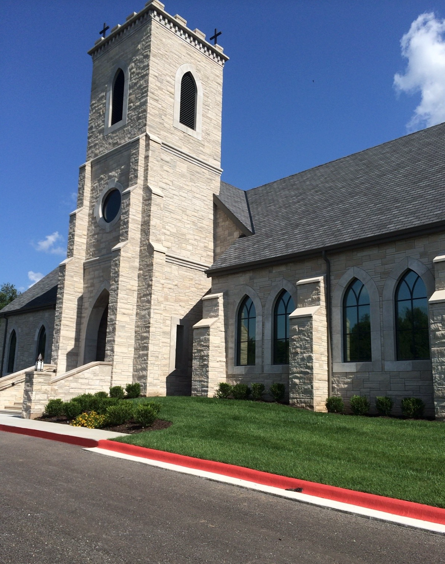Indiana Limestone - Heritage Buff Full Color Dimensional - Thin Veneer - Corners