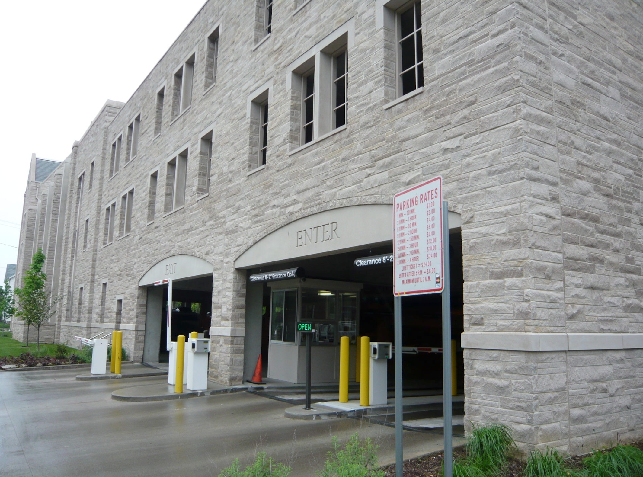 Indiana Limestone - Heritage Buff Full Color Dimensional - Thin Veneer - Corners