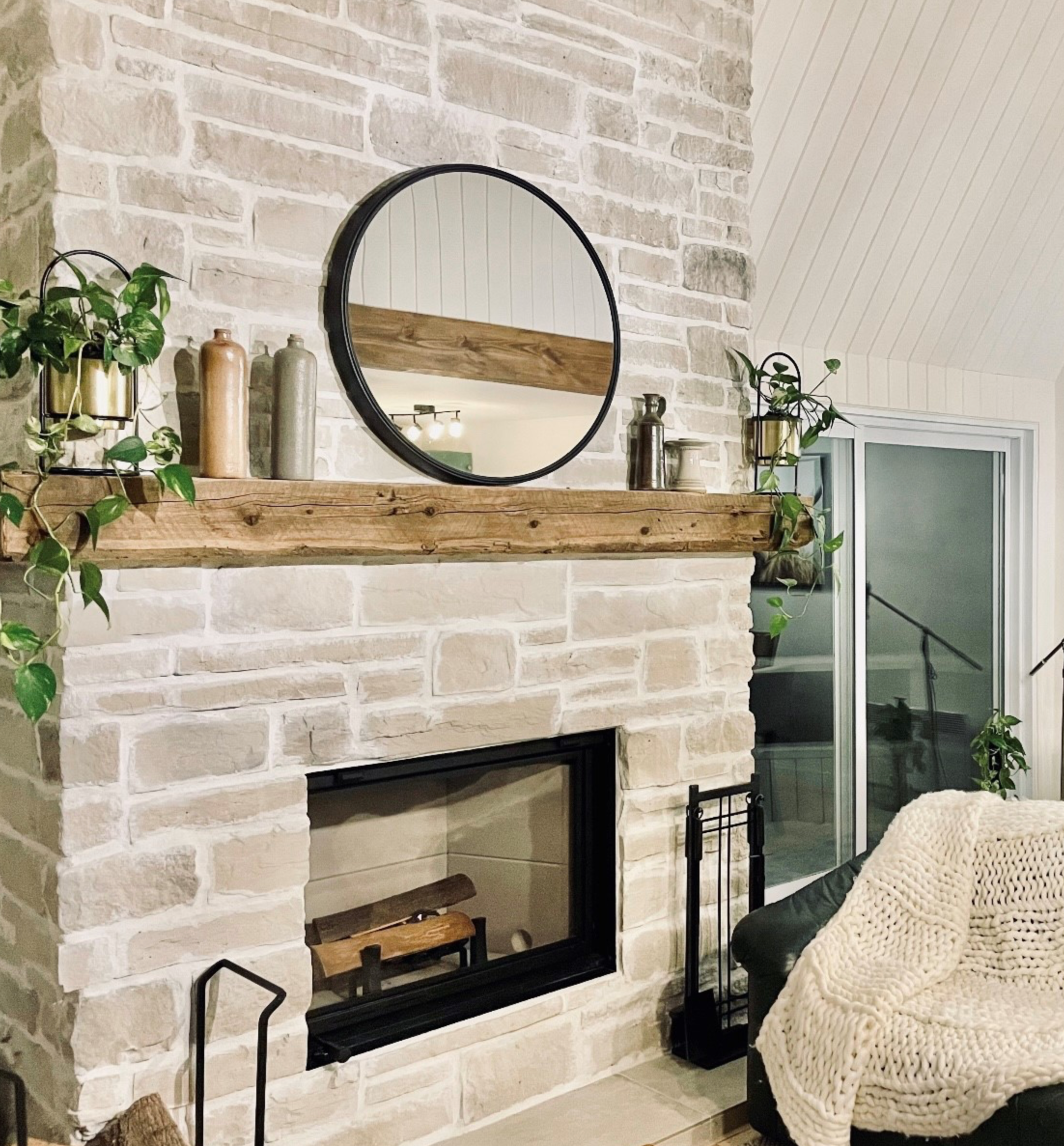 Ledge/Cobble Stone Veneer - Everest - Corners (8 LF/Box)