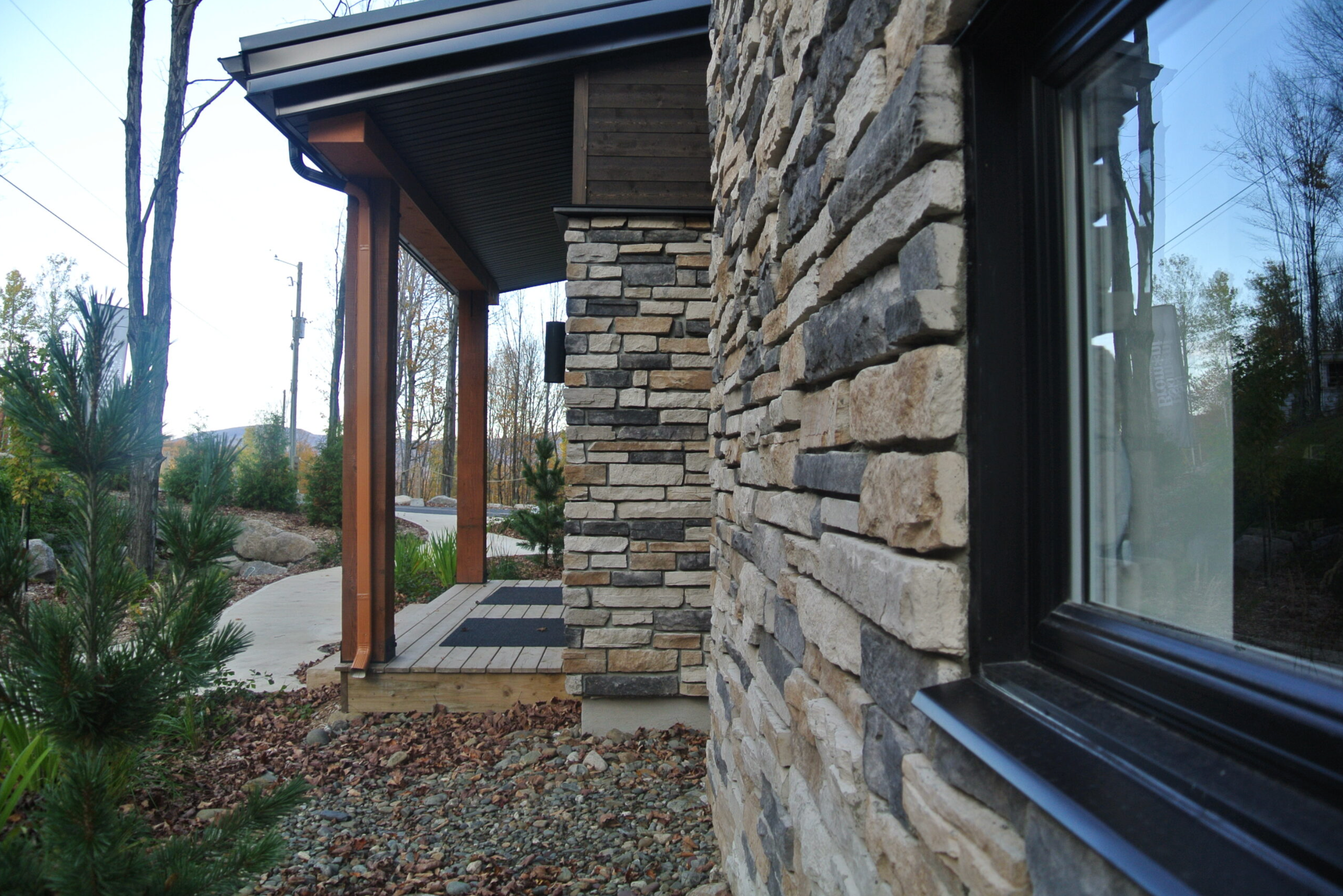 Ledge Stone Veneer - Bala - Flat - Small Box (10 SF)