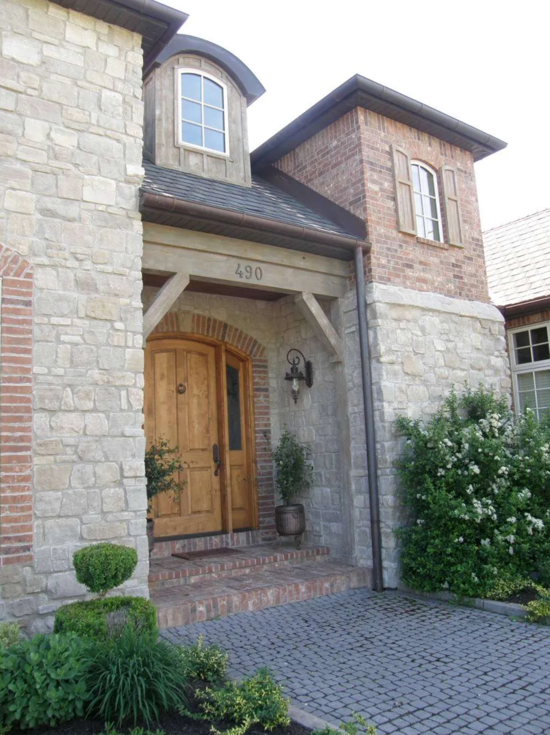 Princeton Manor Limestone - Tumbled - Thin Veneer - Corners