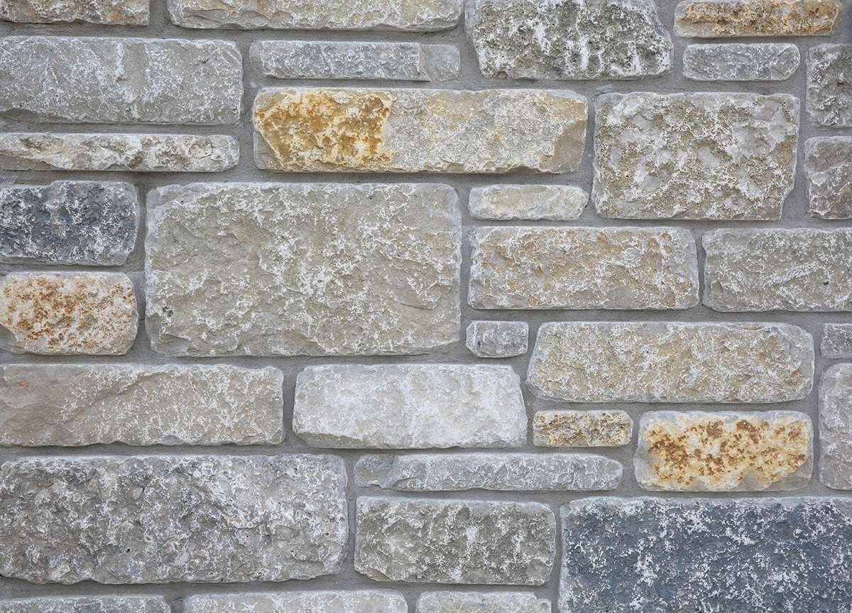 Brookhaven Ledge Blend Tumbled Dimensional installed stone wall