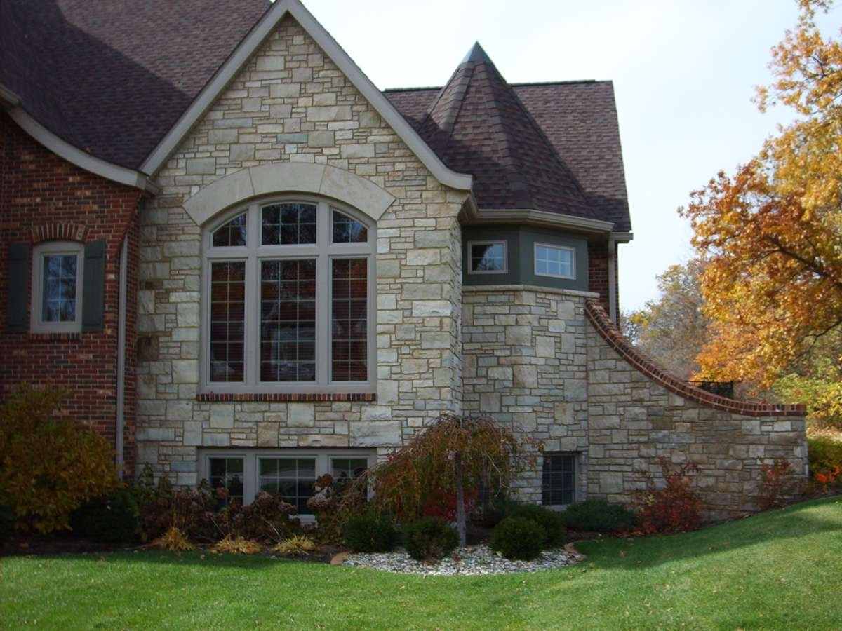 Driftstone Rustic Random Heights natural stone installation
