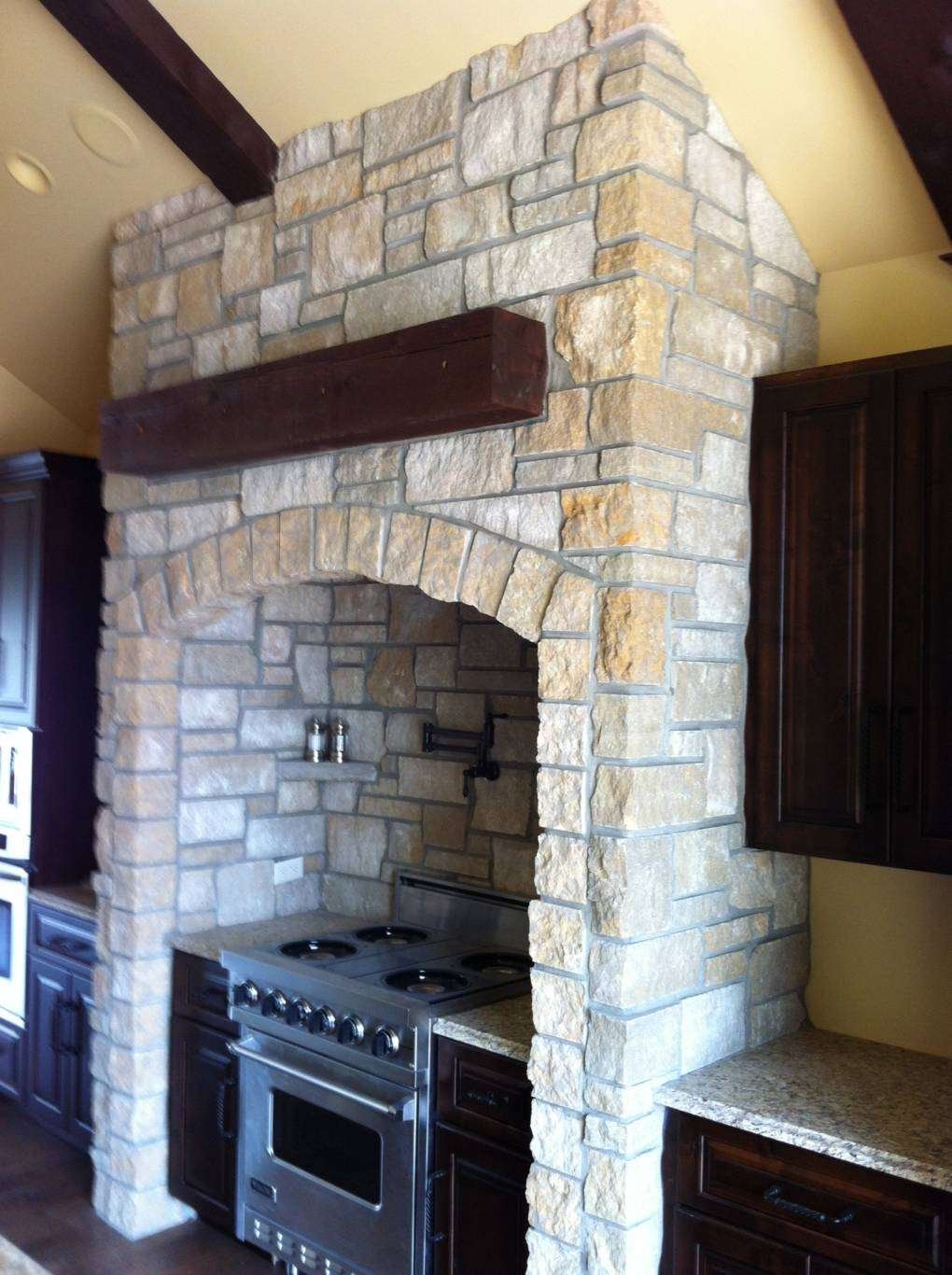 Hartwell Gold Limestone Dimensional stone veneer detail