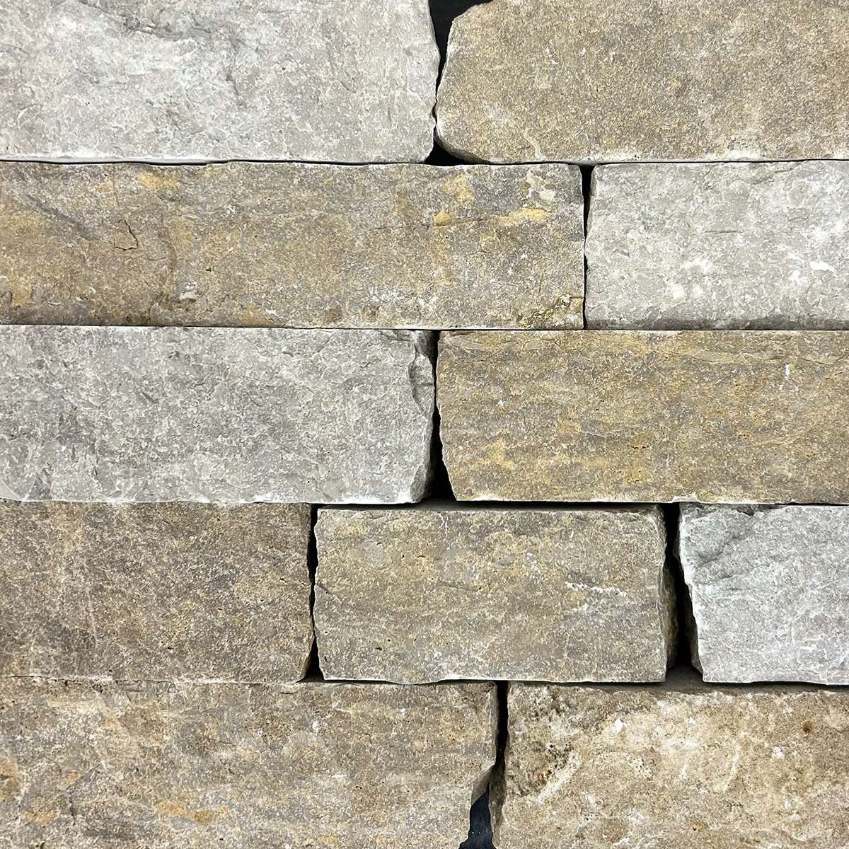 Hartwell Gold Limestone Ledgestone natural limestone thin veneer sample — Earthworks EW Gold Ledgestone