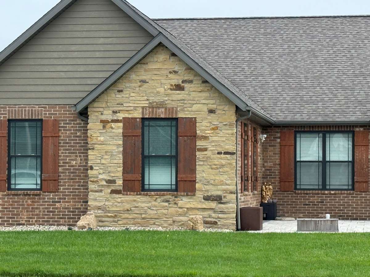 Mesa Sandstone Ledgestone natural stone installation
