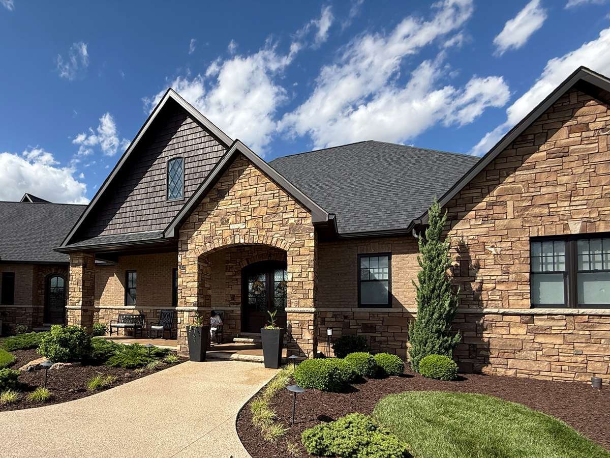 Mustang Sandstone Random Heights natural stone installation