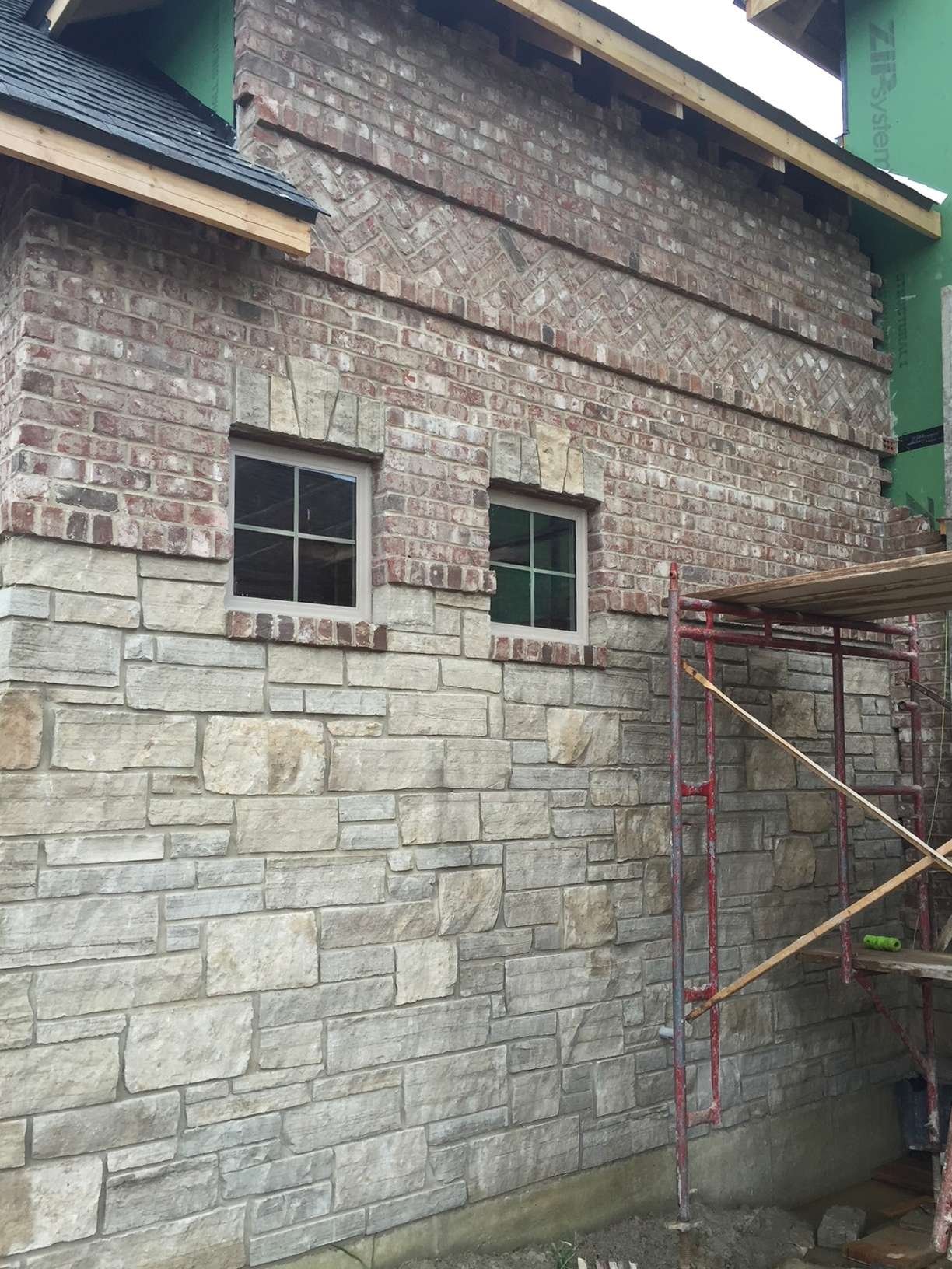 Princeton Manor Limestone Random Heights natural stone installation