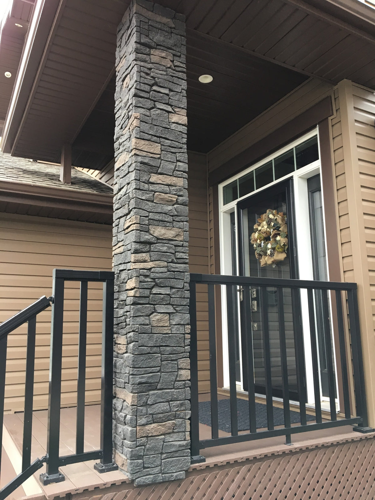 Quality Stone Ridge Stone Panel in Black Blend — view 11