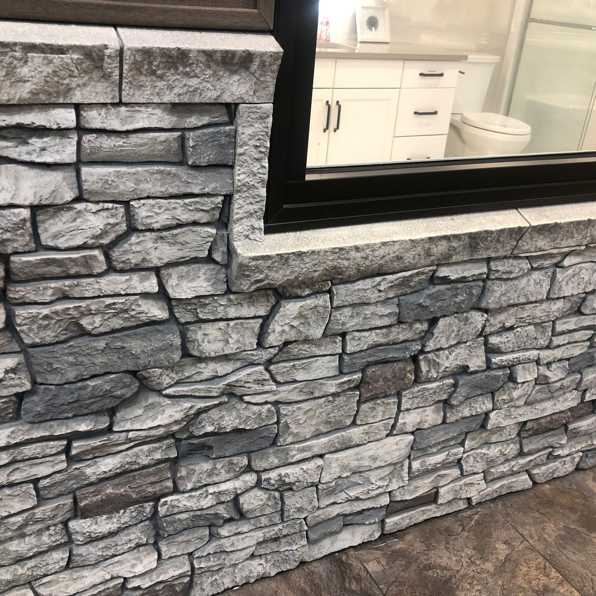 Quality Stone Ridge Stone Panel in Limestone