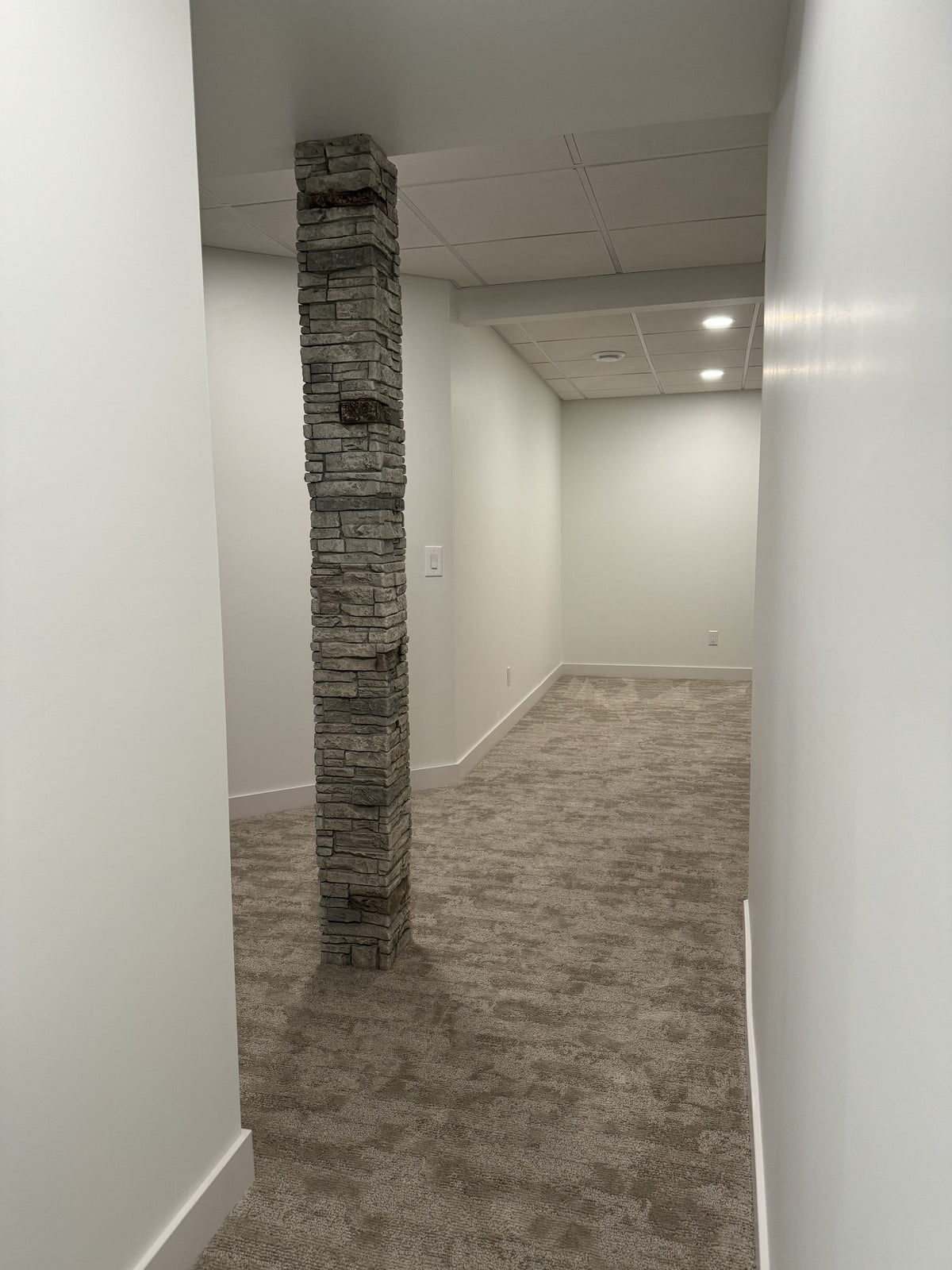 Quality Stone Stacked Stone Pillar Panel in Limestone — view 78