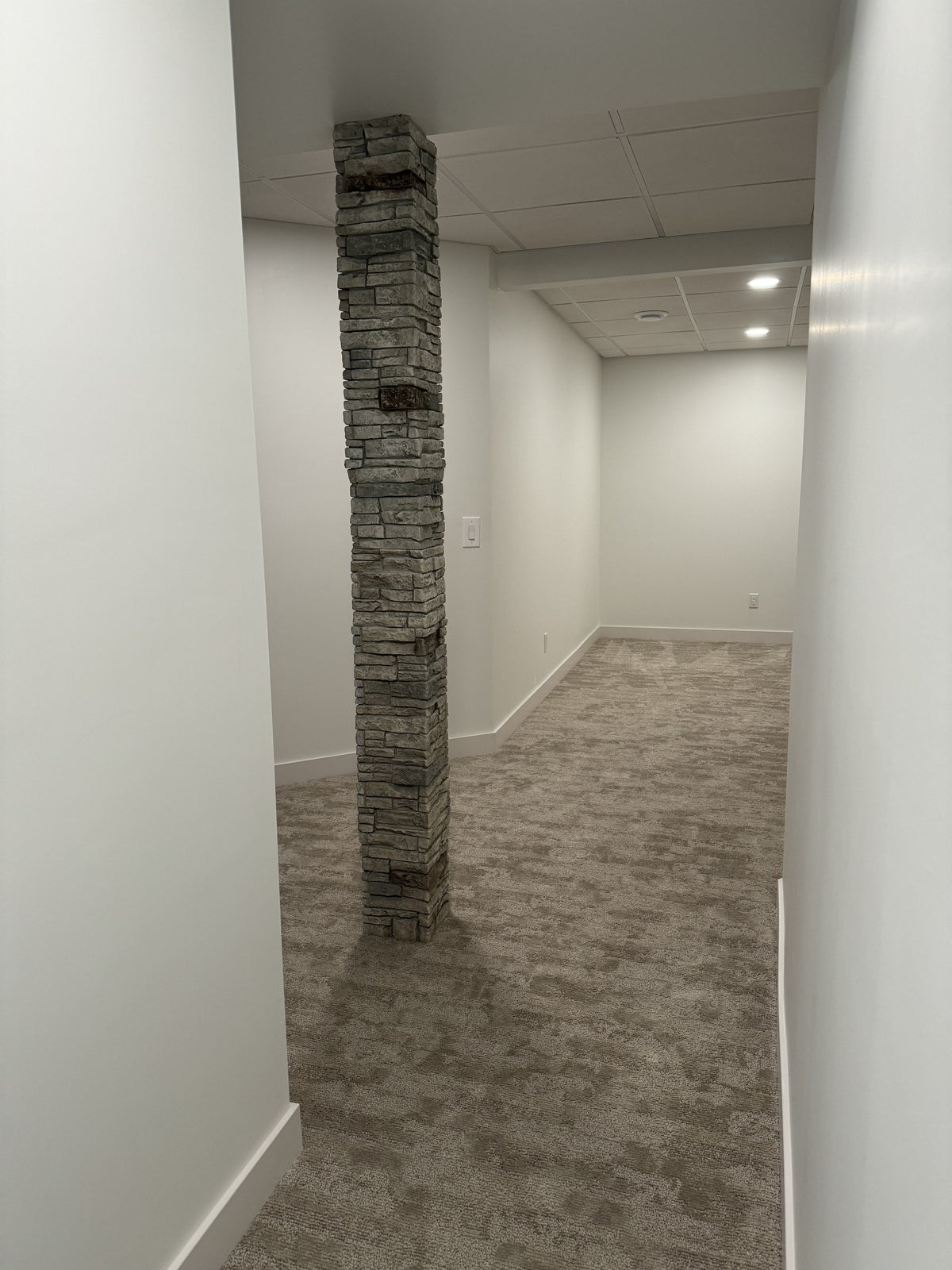 Quality Stone Stacked Stone Pillar Panel in Limestone — view 81
