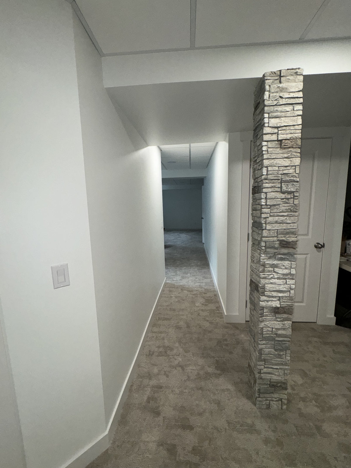 Quality Stone Stacked Stone Pillar Panel in Limestone — view 102