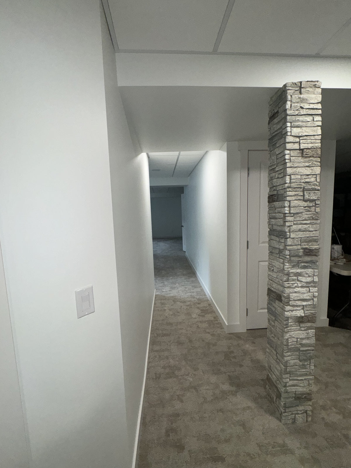 Quality Stone Stacked Stone Pillar Panel in Limestone — view 105